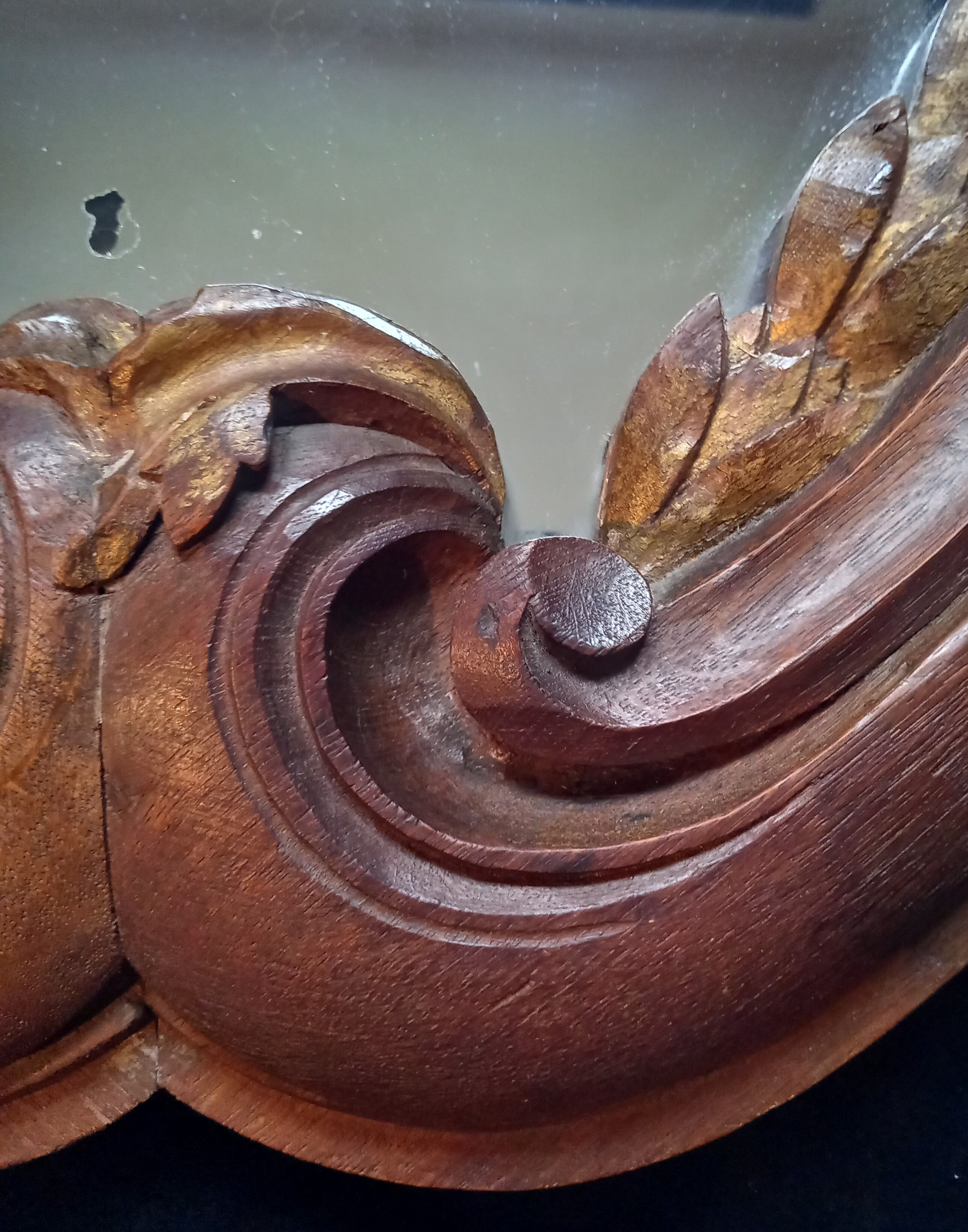Mirror carved in oak with golden laurel leaves - early 19th century