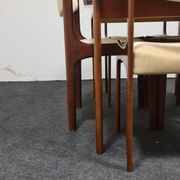 Table à manger vintage et chaises