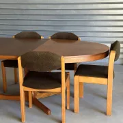 Set of 4 vintage chairs from the 70s/80s – Brown chocolate wood and fabric