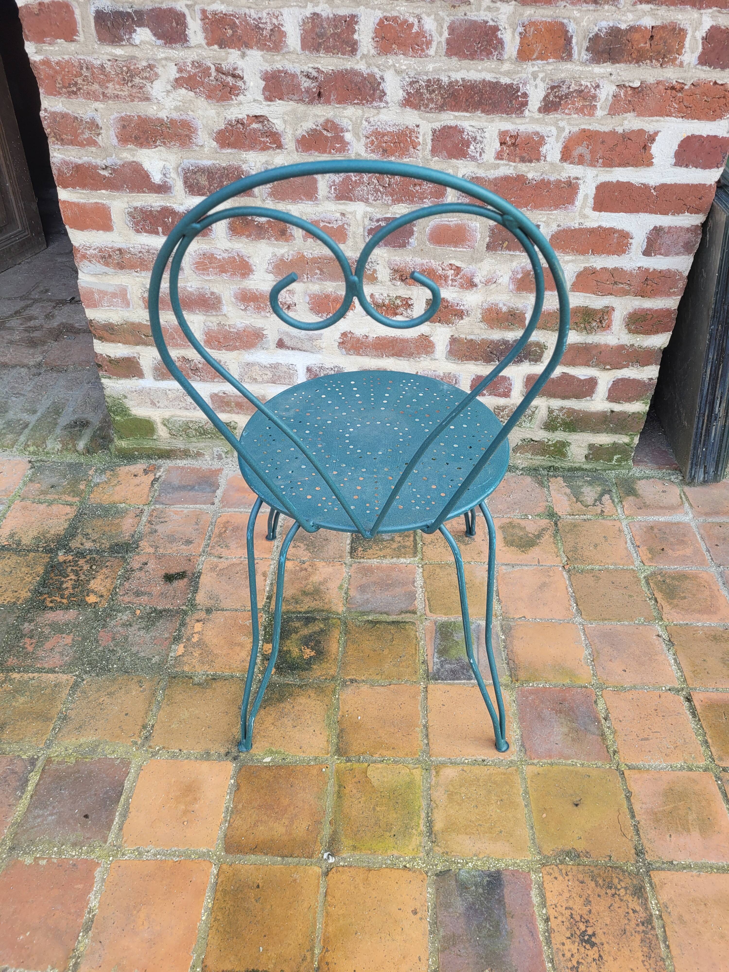 Salon de jardin en fer forgé, table & 4 chaises