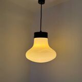 Suspension opaline jaune années 60