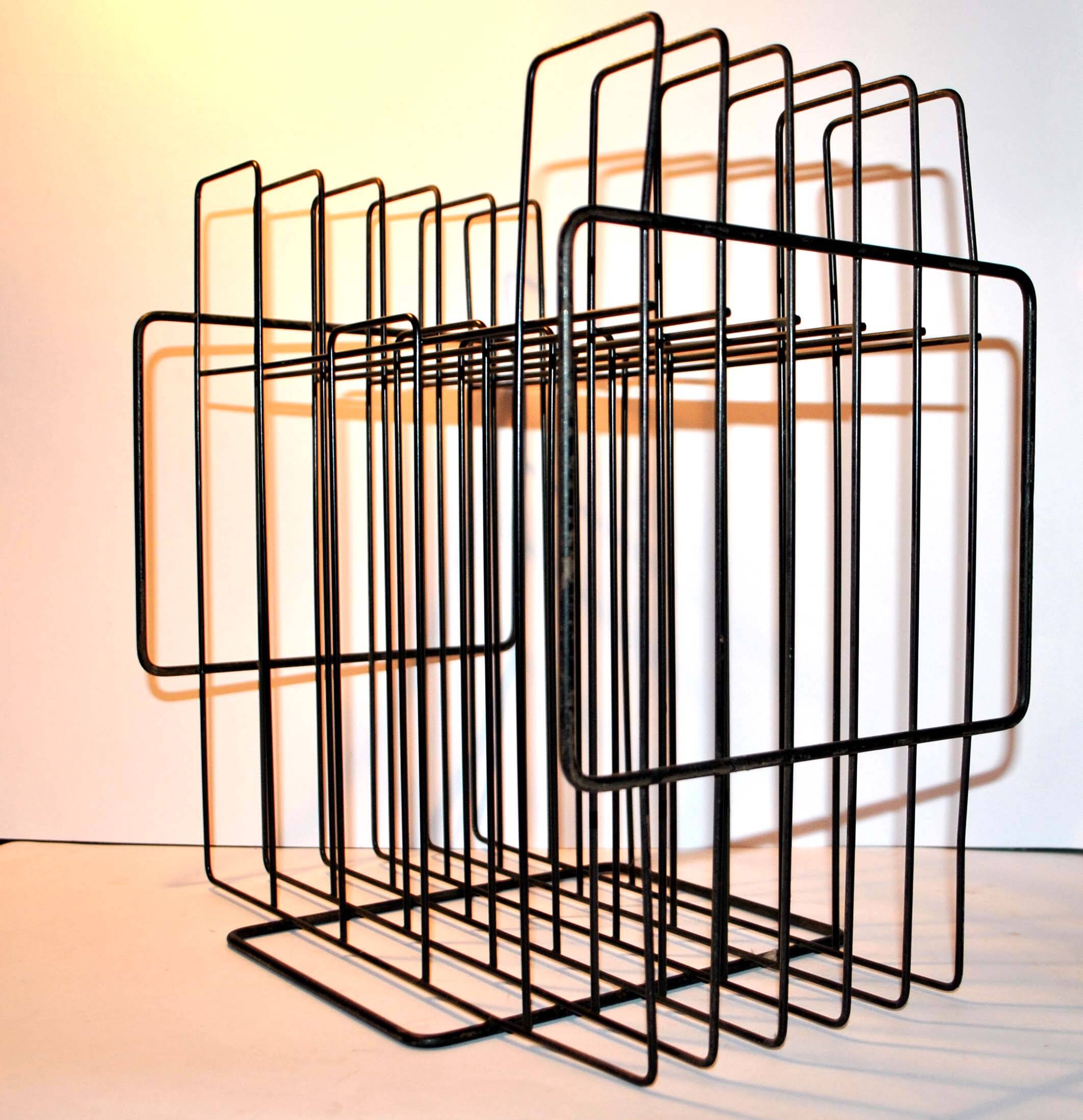 VINTAGE 1960-1970 graphic vinyl record holder in black metal