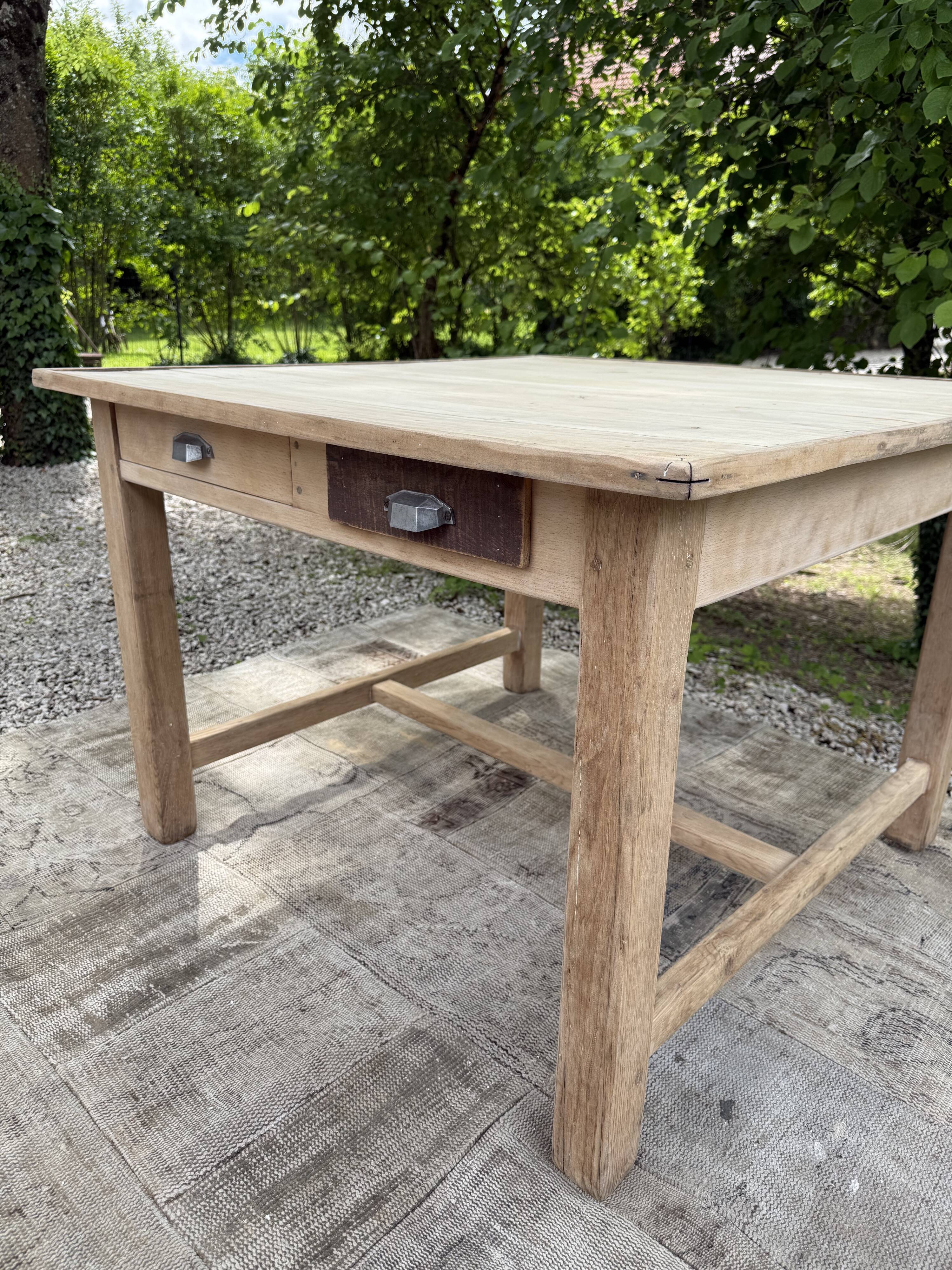 Table bois carré / Table à manger / table de boulanger
