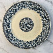 Flat plate made of ironstone from Gien, "Garlands" decoration, 1937.