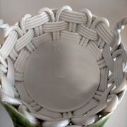 Plat en céramique tressée