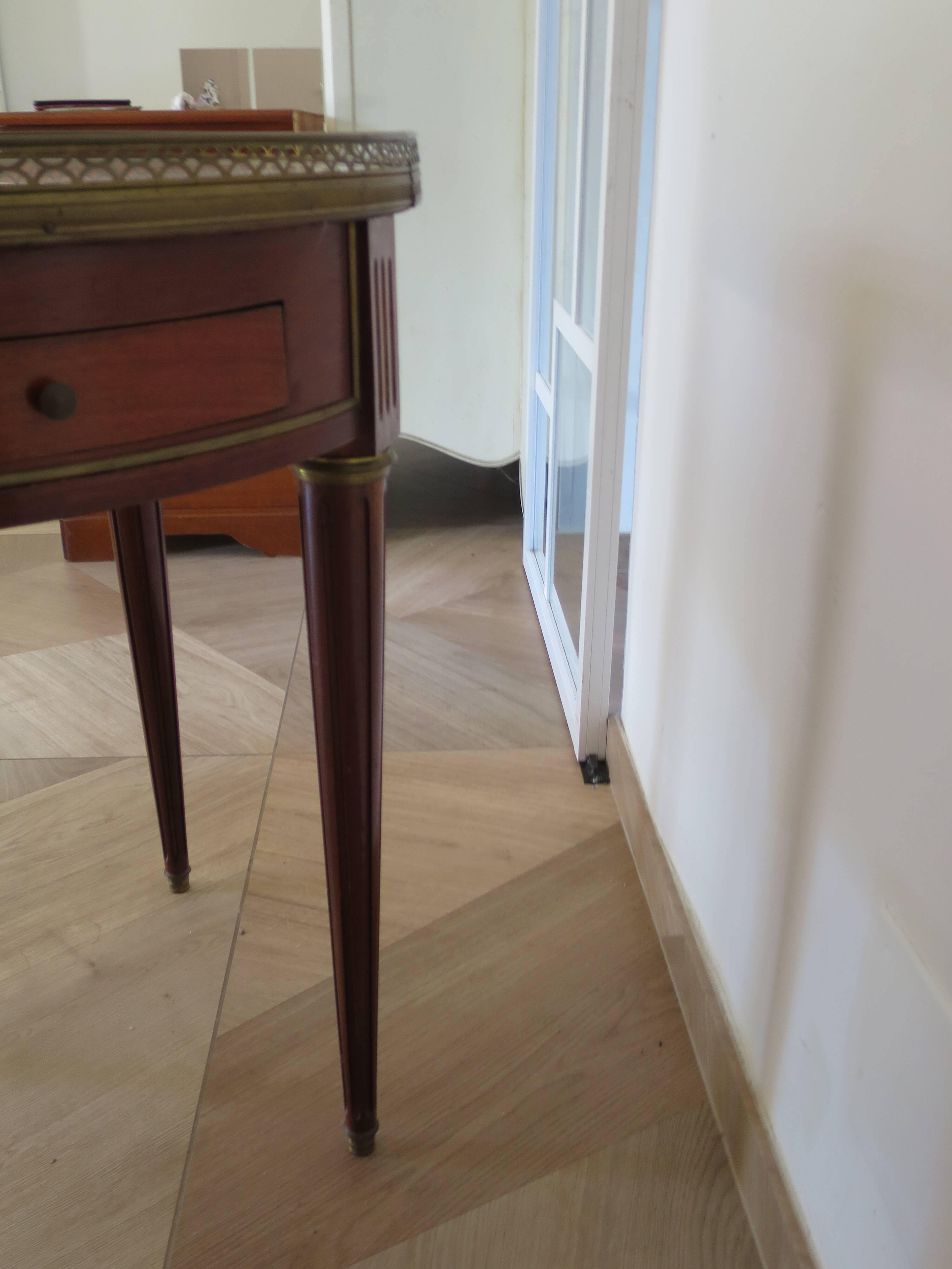 Bouillotte side table - mahogany veneer - white marble - Louis XVI - 1950