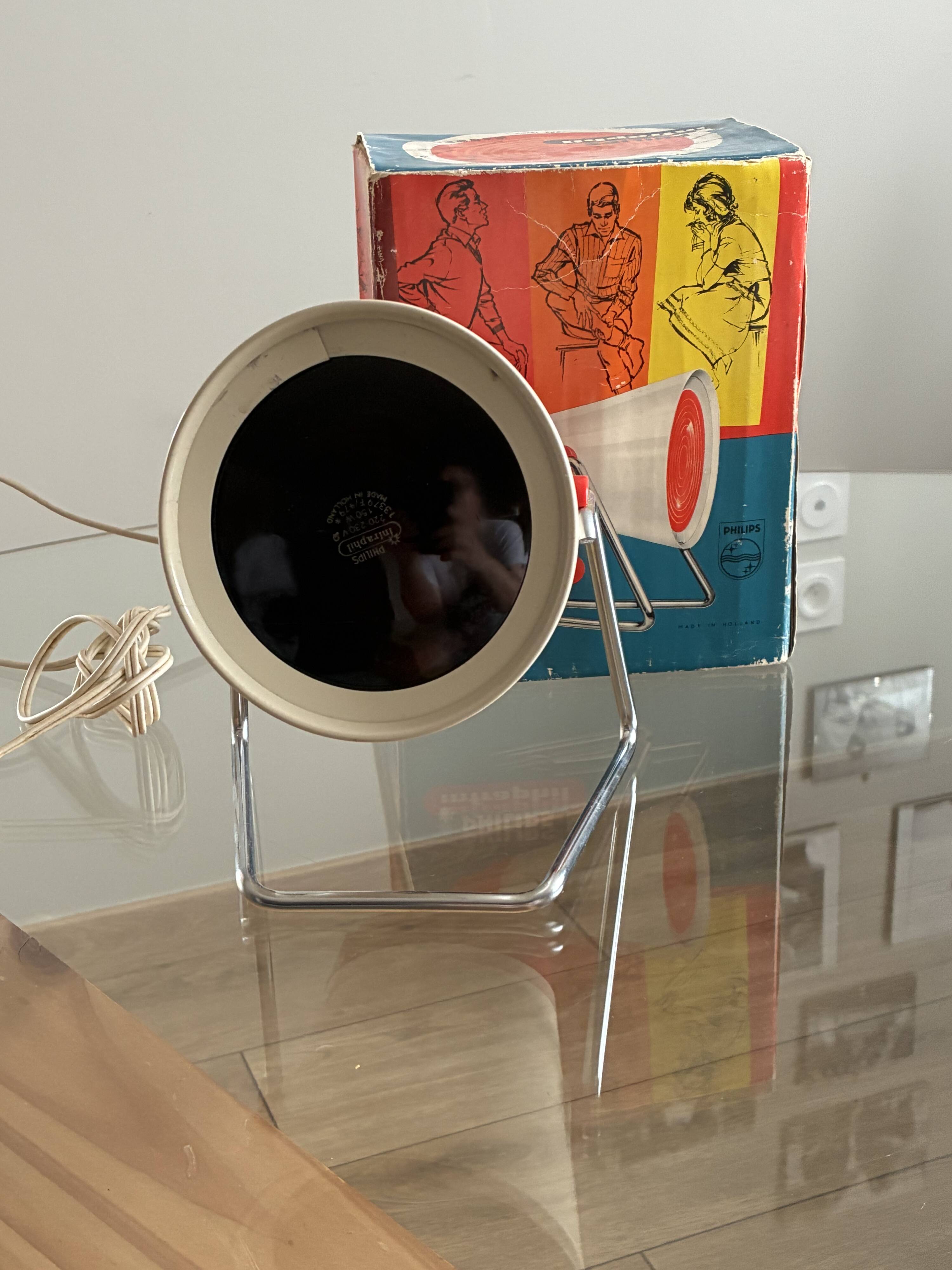 Philips Infraphil KL 7500 infrared lamp with original box.
