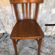 Chaise bistrot en bois clair années 70 vintage