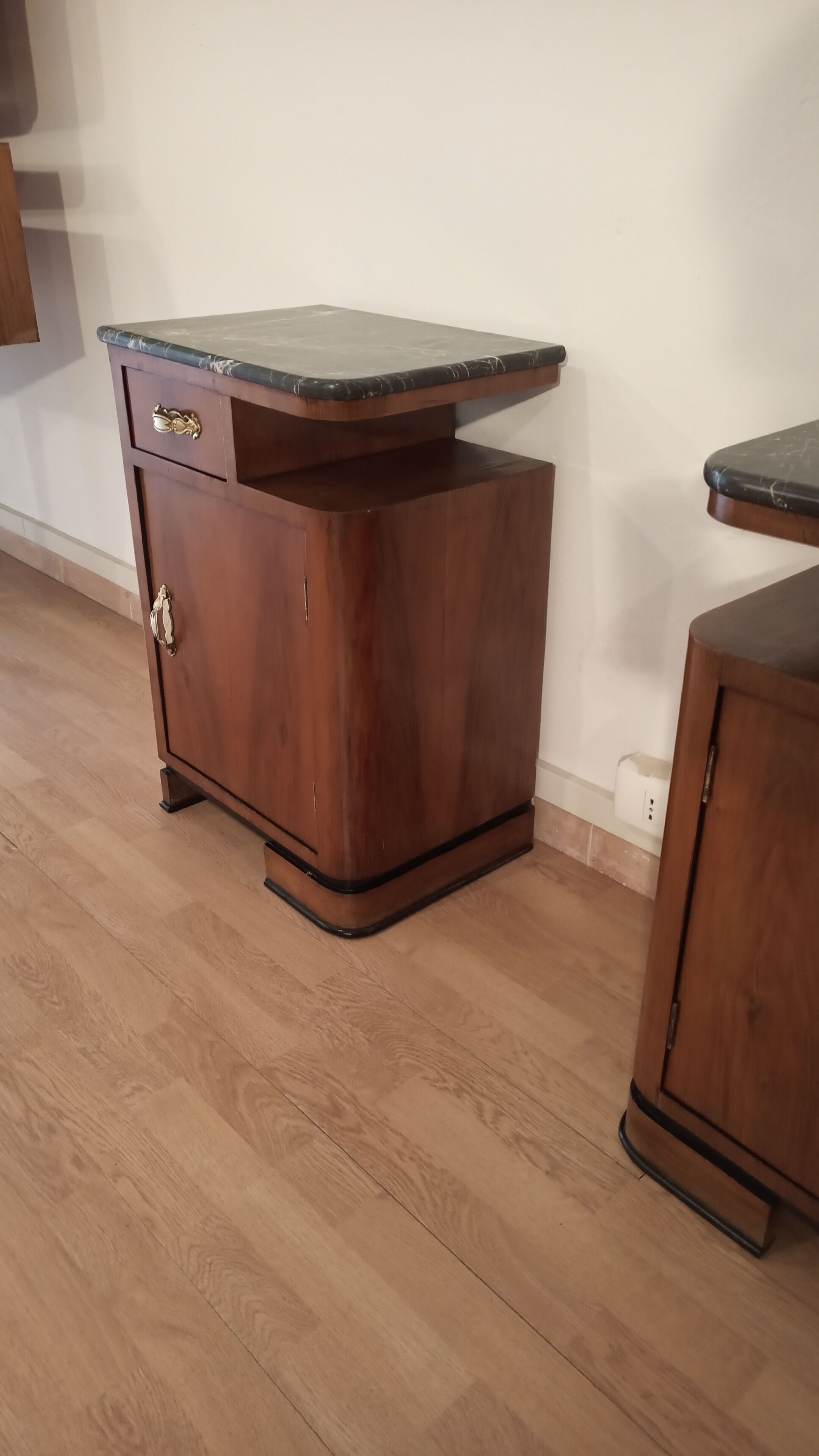 Tables de chevet italiennes Art Déco en noyer, Set de 2