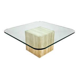Table basse en verre faite à la