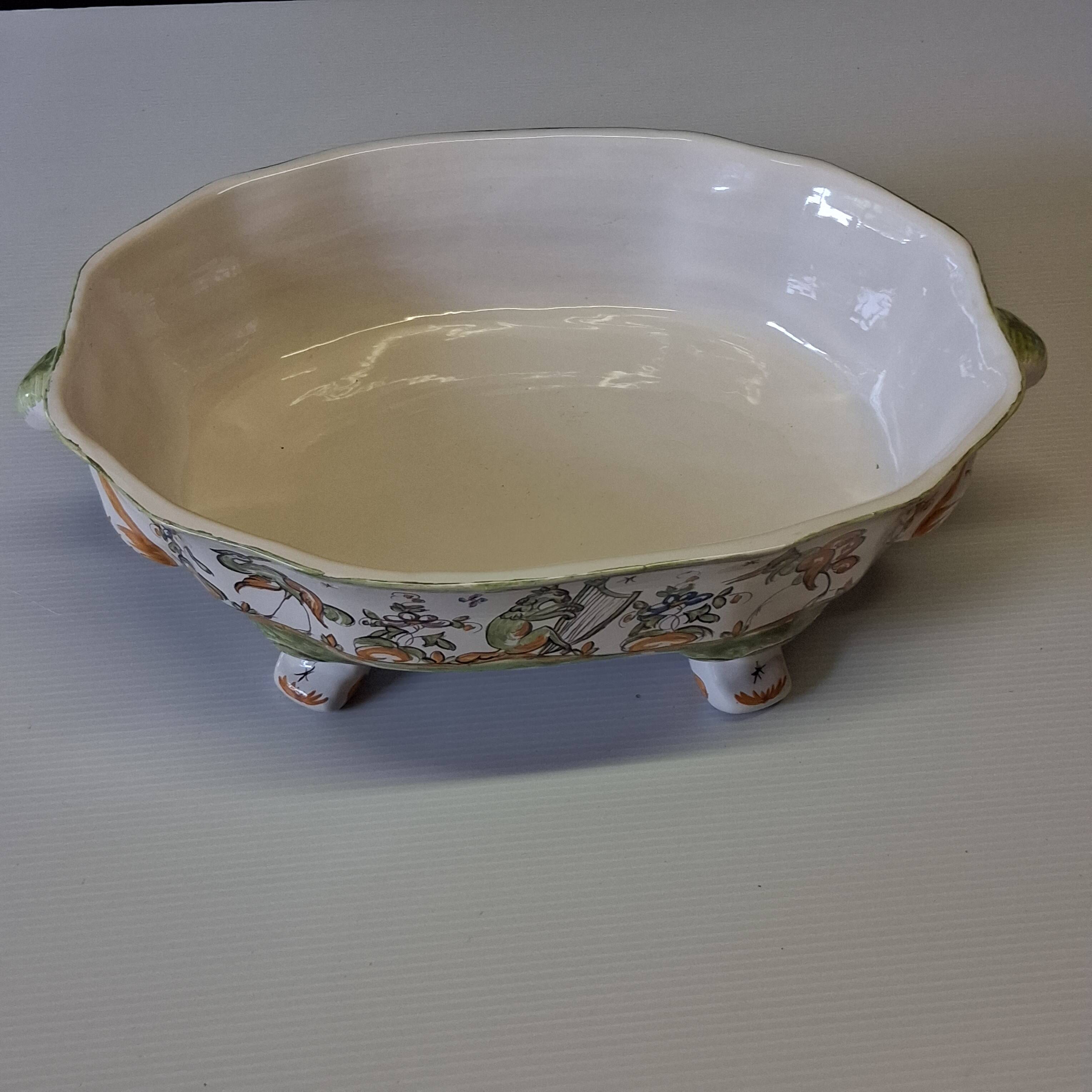 Superb vegetable dish/soup tureen in ceramic and its serving platter in very good condition.