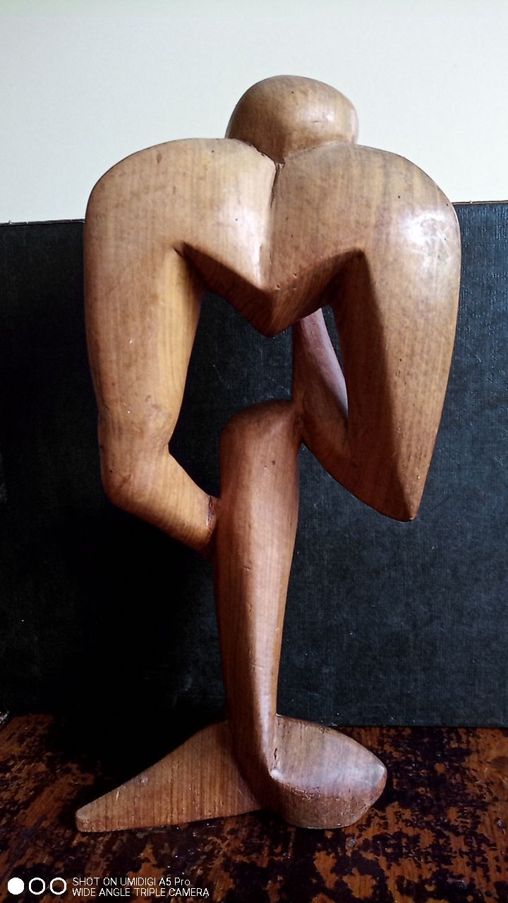 Wood carving Maurice Tavernier (1926 - 2018) pensive man 30 x 14 x 8 cm