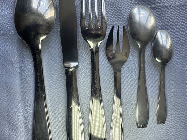 Service de table 36 pièces -6 personnes – Christofle / Alfénide – années 70