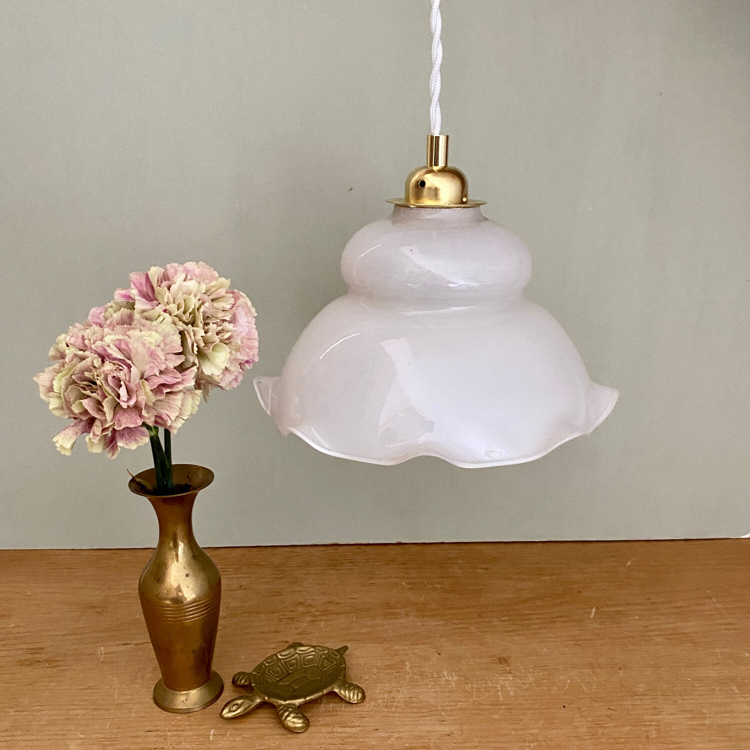 Vintage lampshade pendant light in white opaline