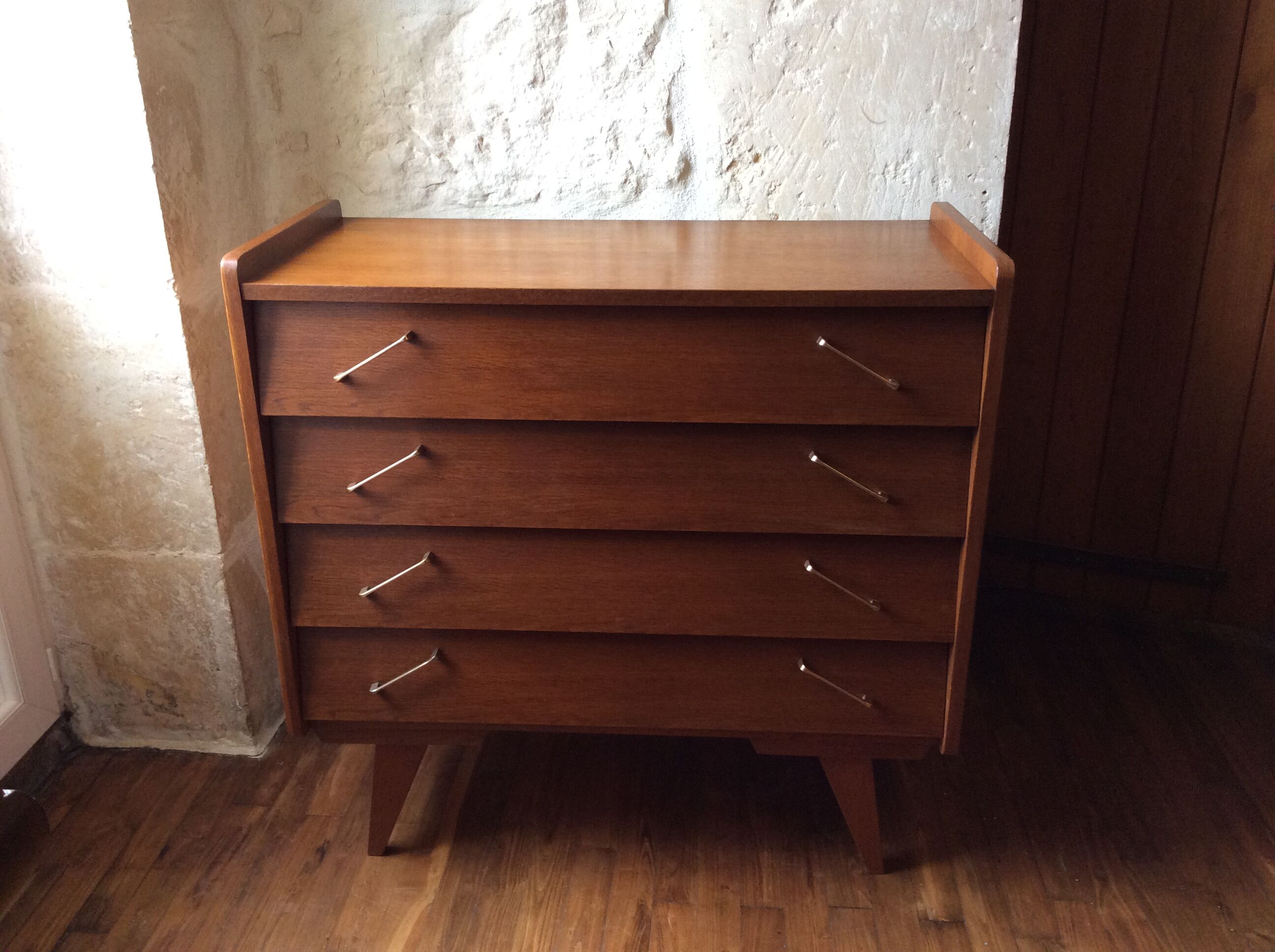 Dresser vintage feet compass