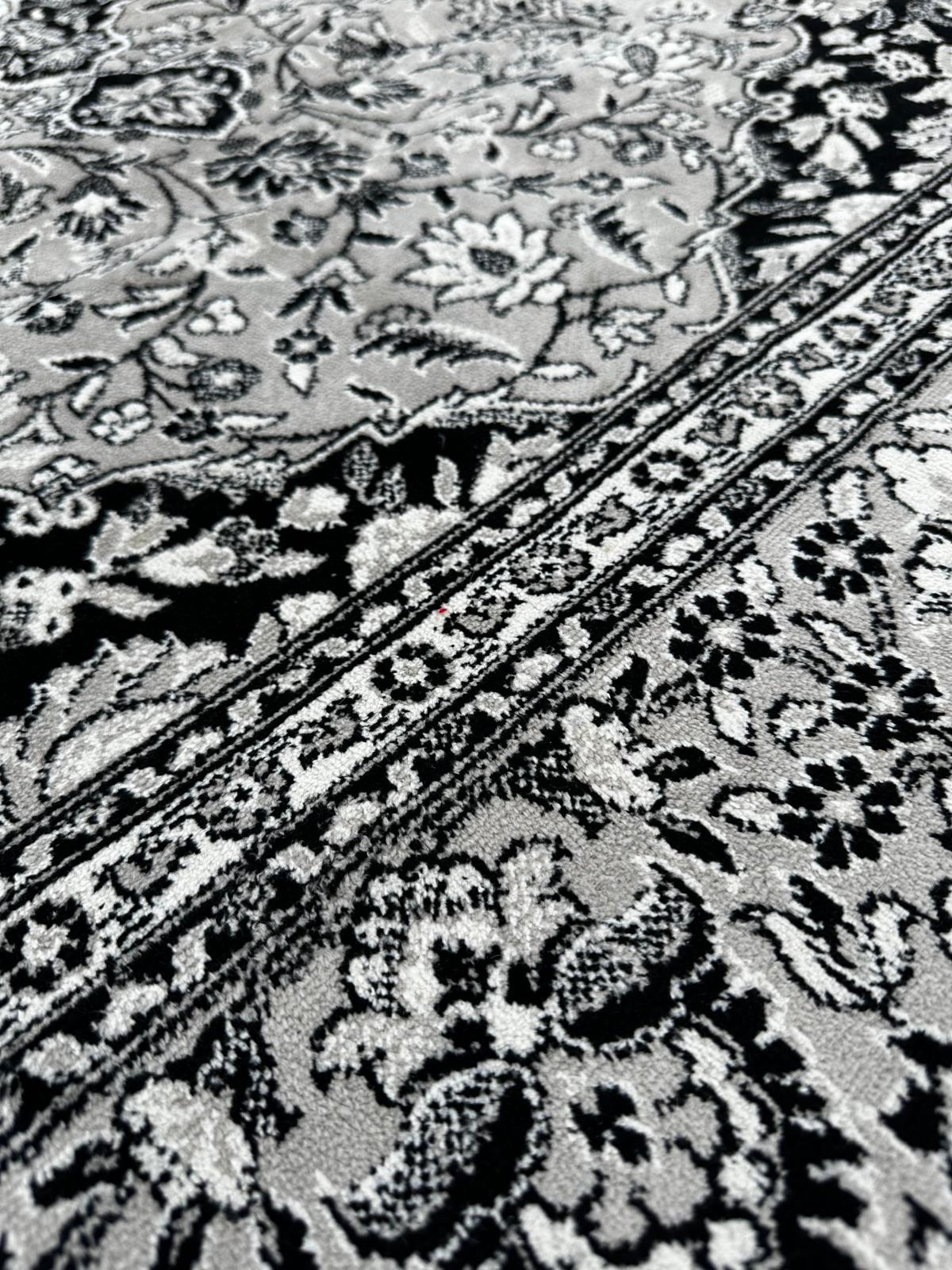 Oriental style rug 190cm x 140cm