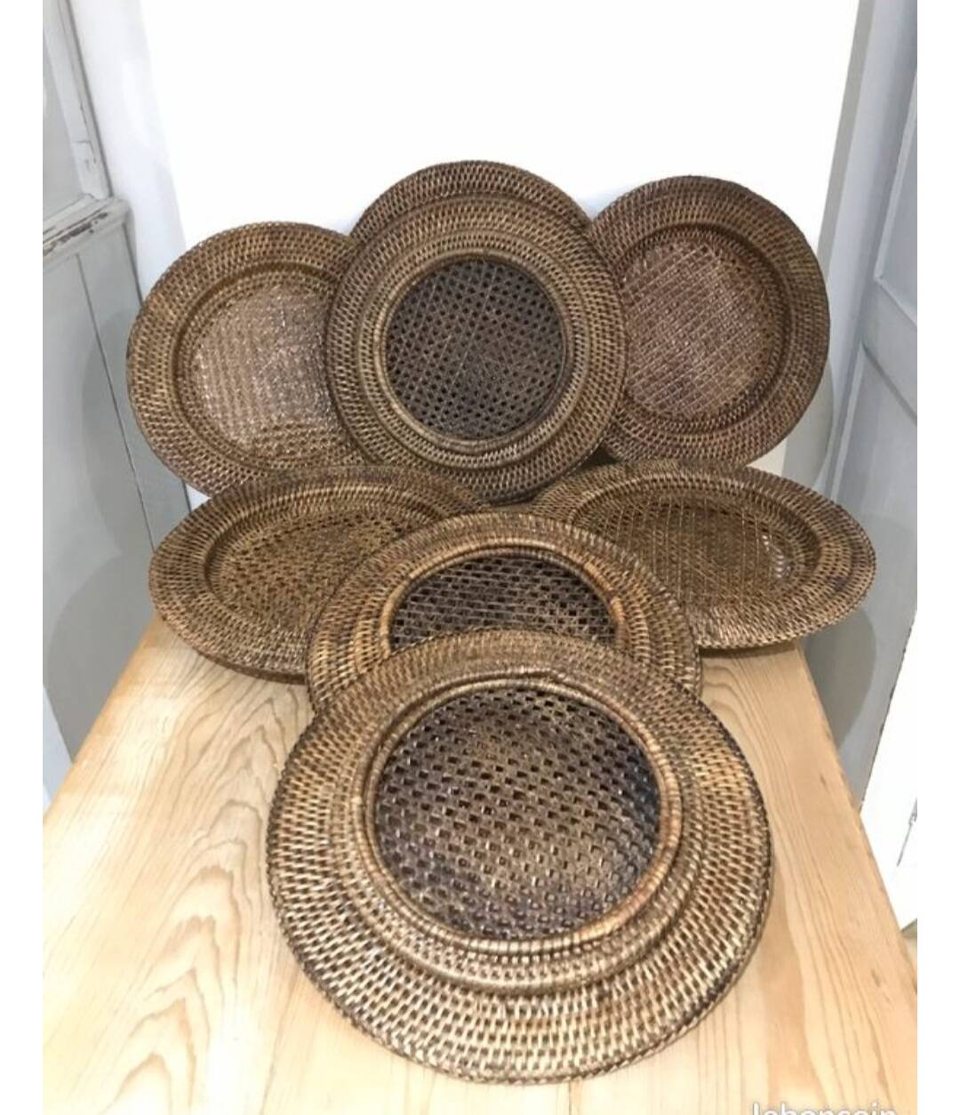 Anciens Dessous Presentation plates round natural vintage rattan wicker antique