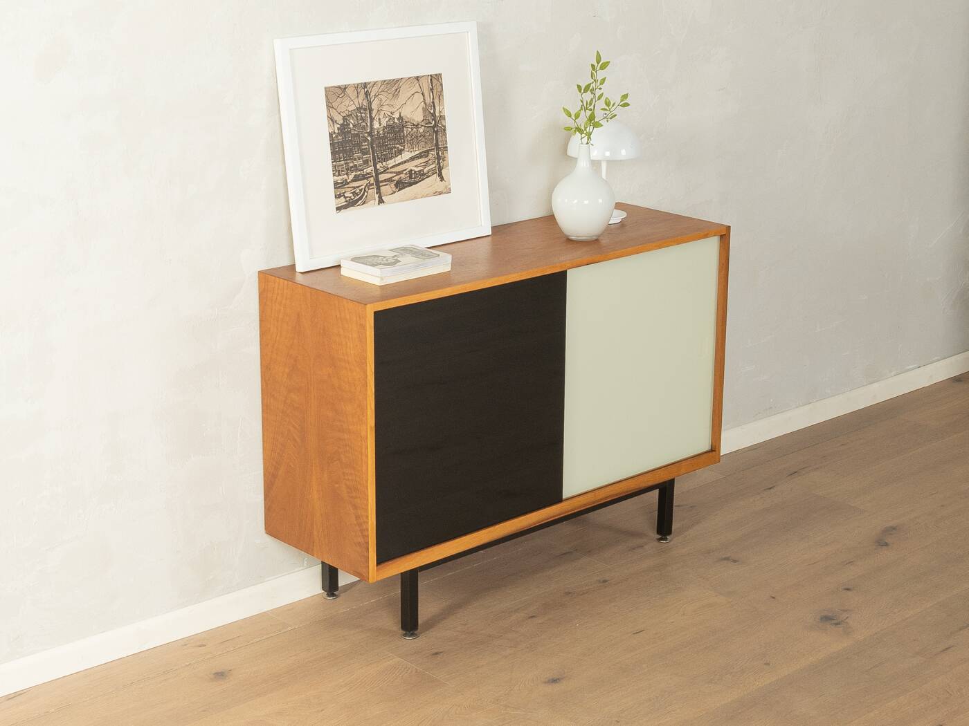 Commode classique des années 1950