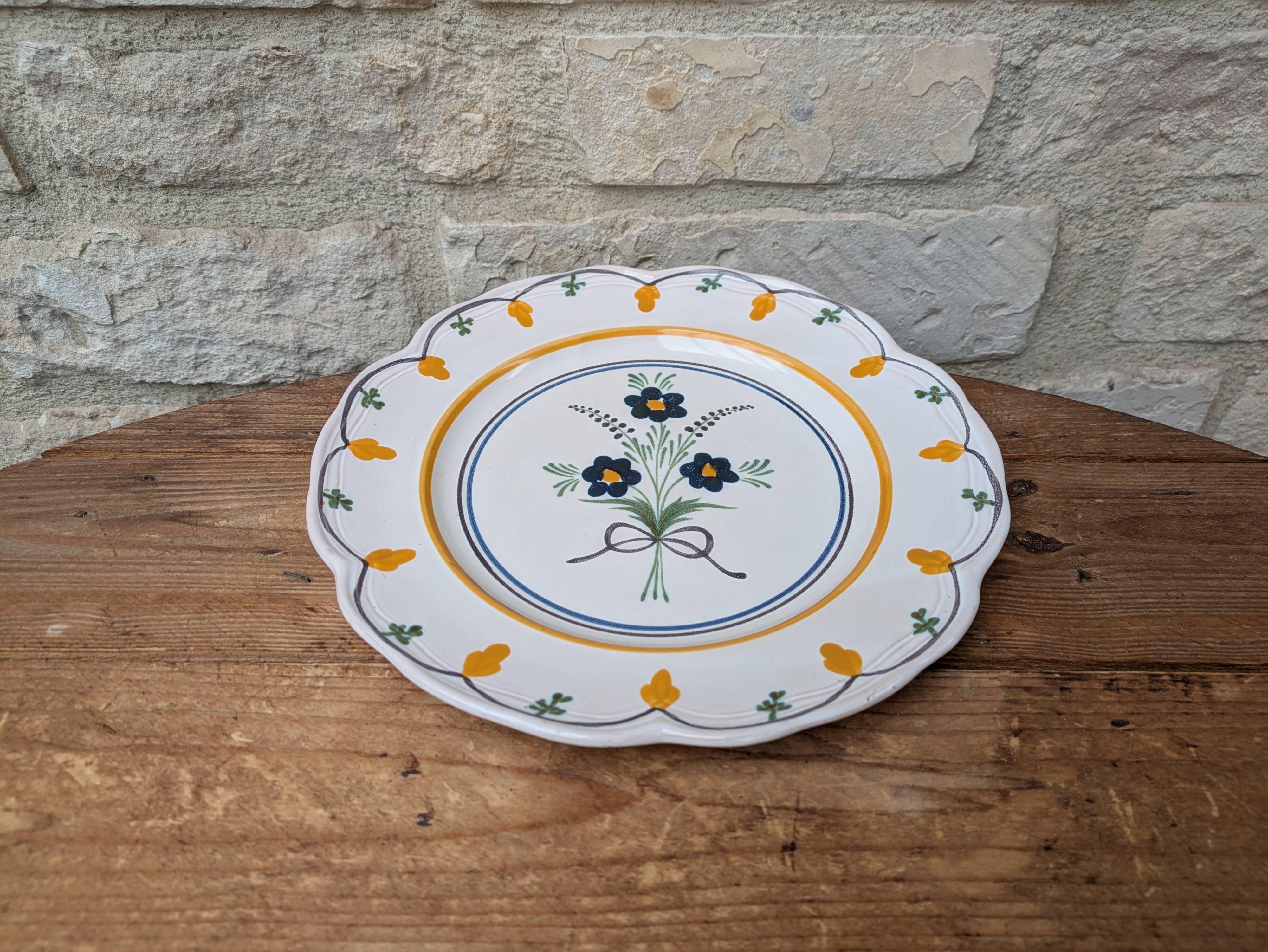 MBFA Pornic wall plate Hand painted Uranie model floral decoration