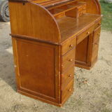 Pine-shaped cilindre desk