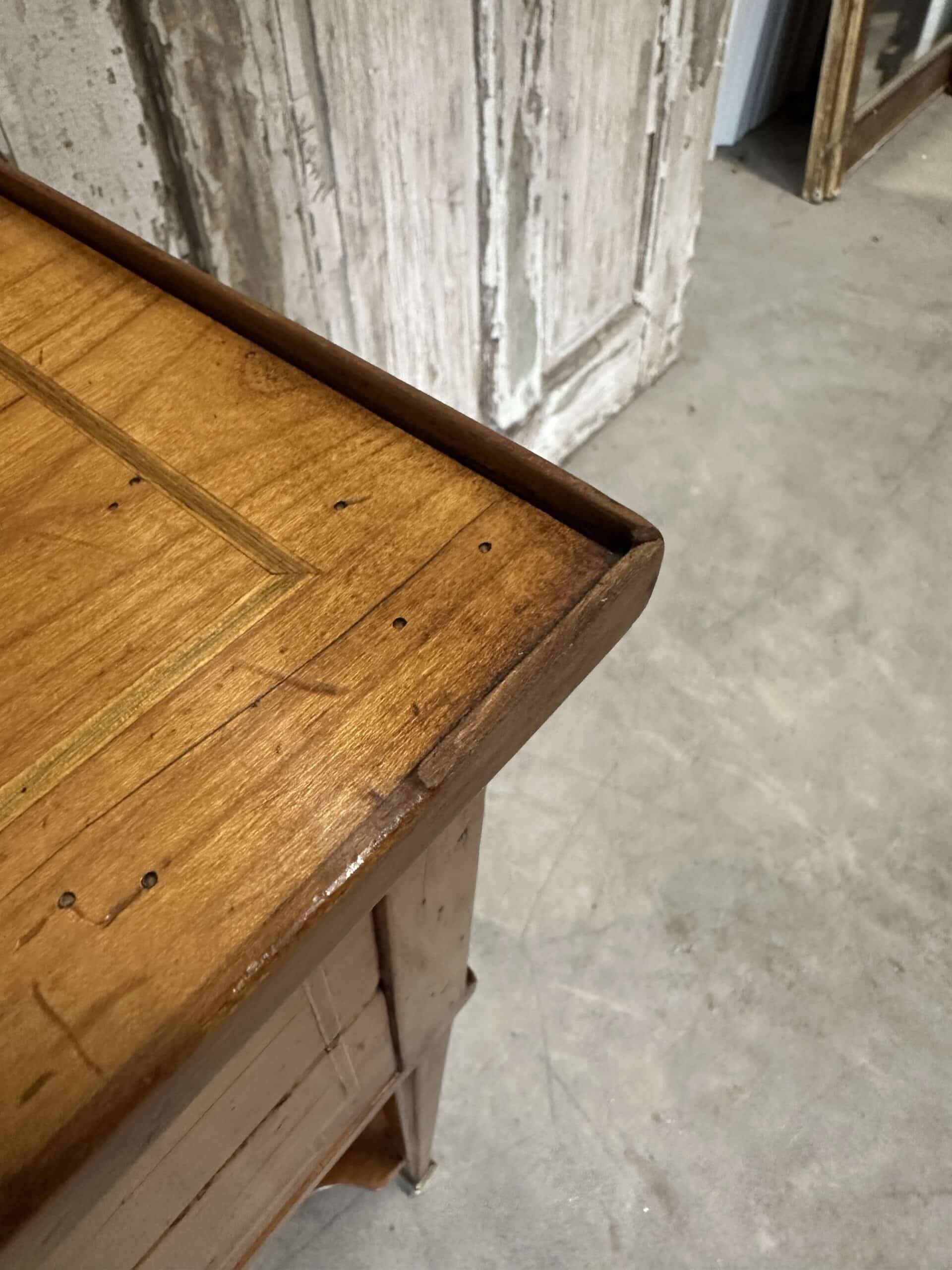 Paire de chevets de style Directoire en merisier, 20e siècle