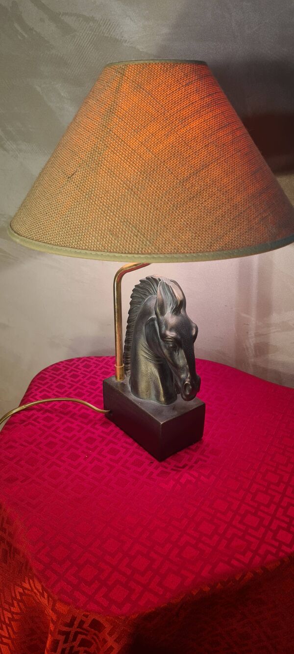 lampe tete de cheval et abat jour en jute 44x30 tres bon etat