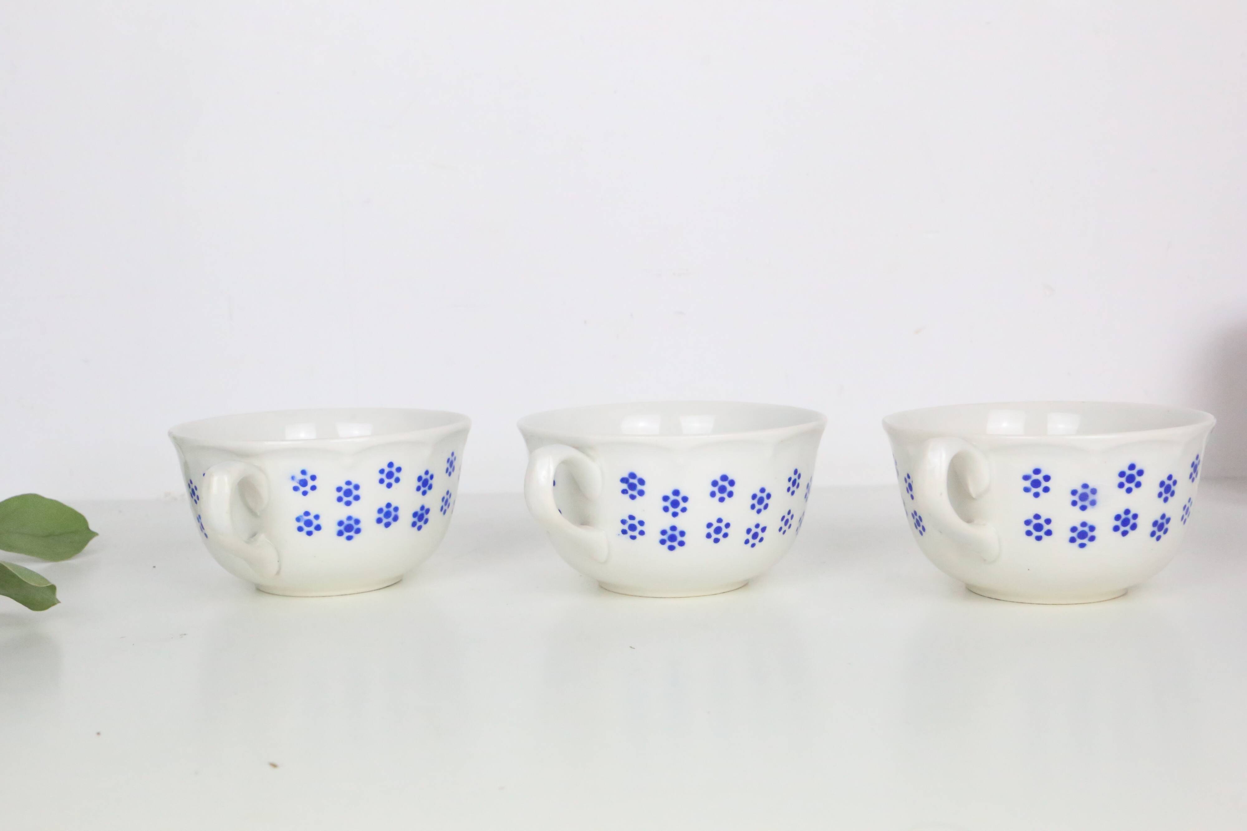 Set of 3 chocolate cups, beige and blue, Boch La Louvière, vintage