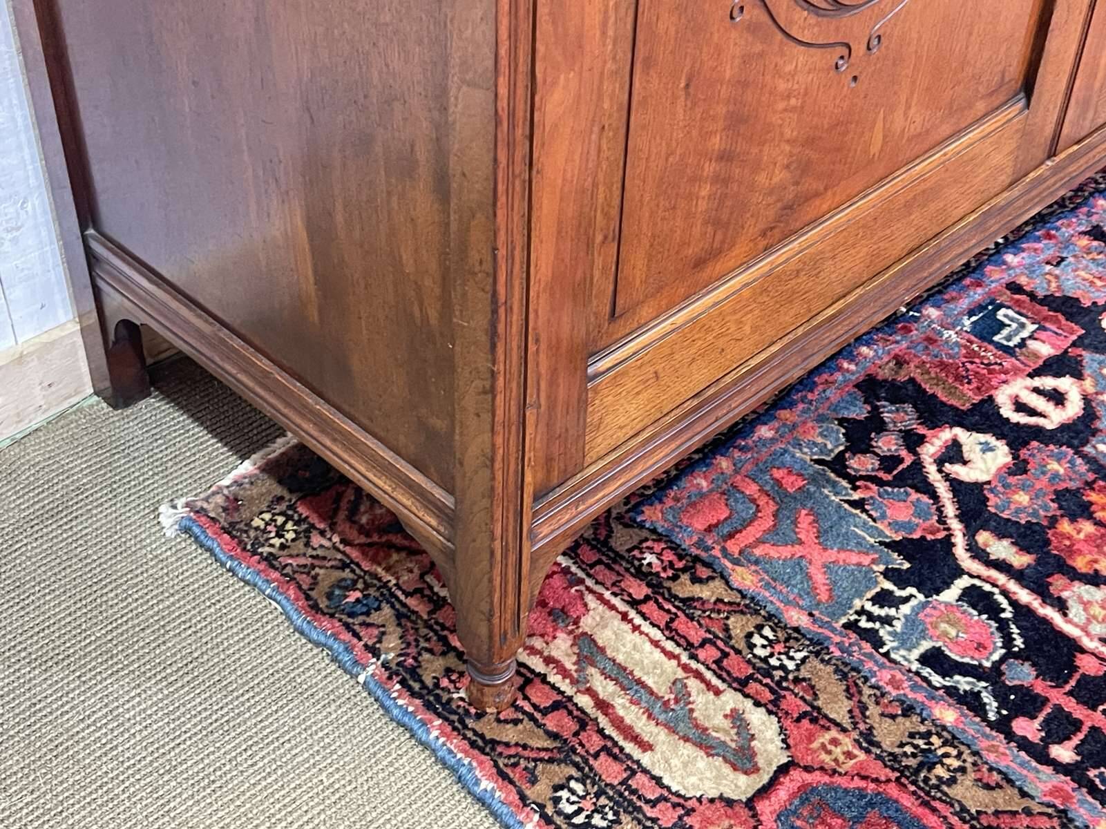 English buffet from the late 19th century in walnut.