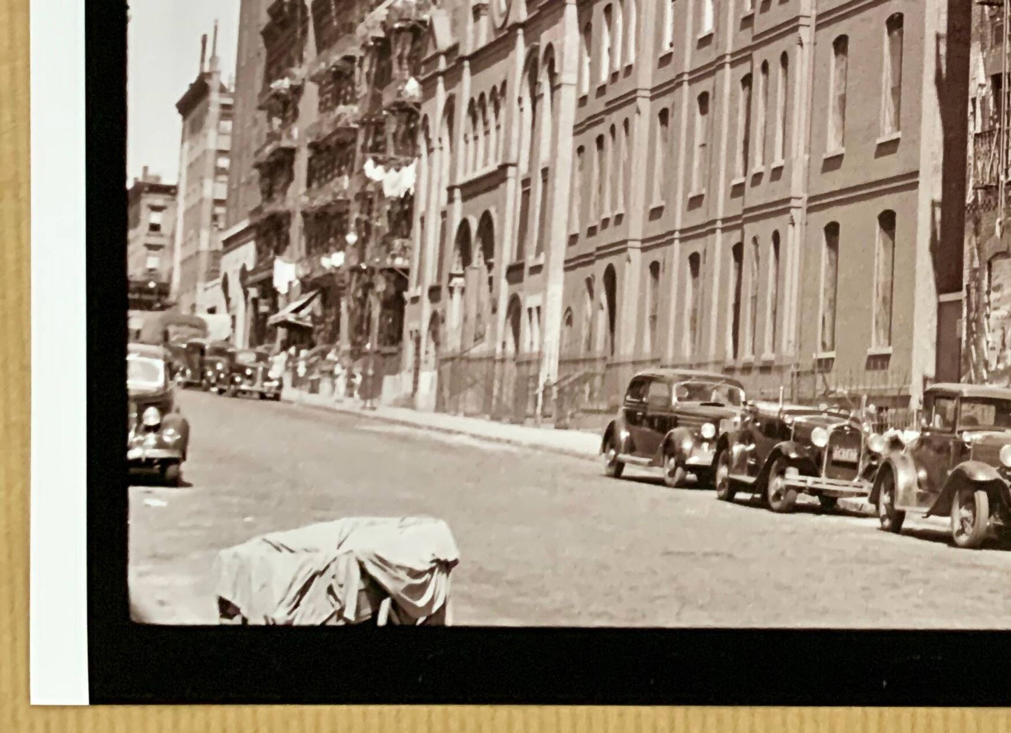 Manhattan Vintage — The raw charm of old New York.