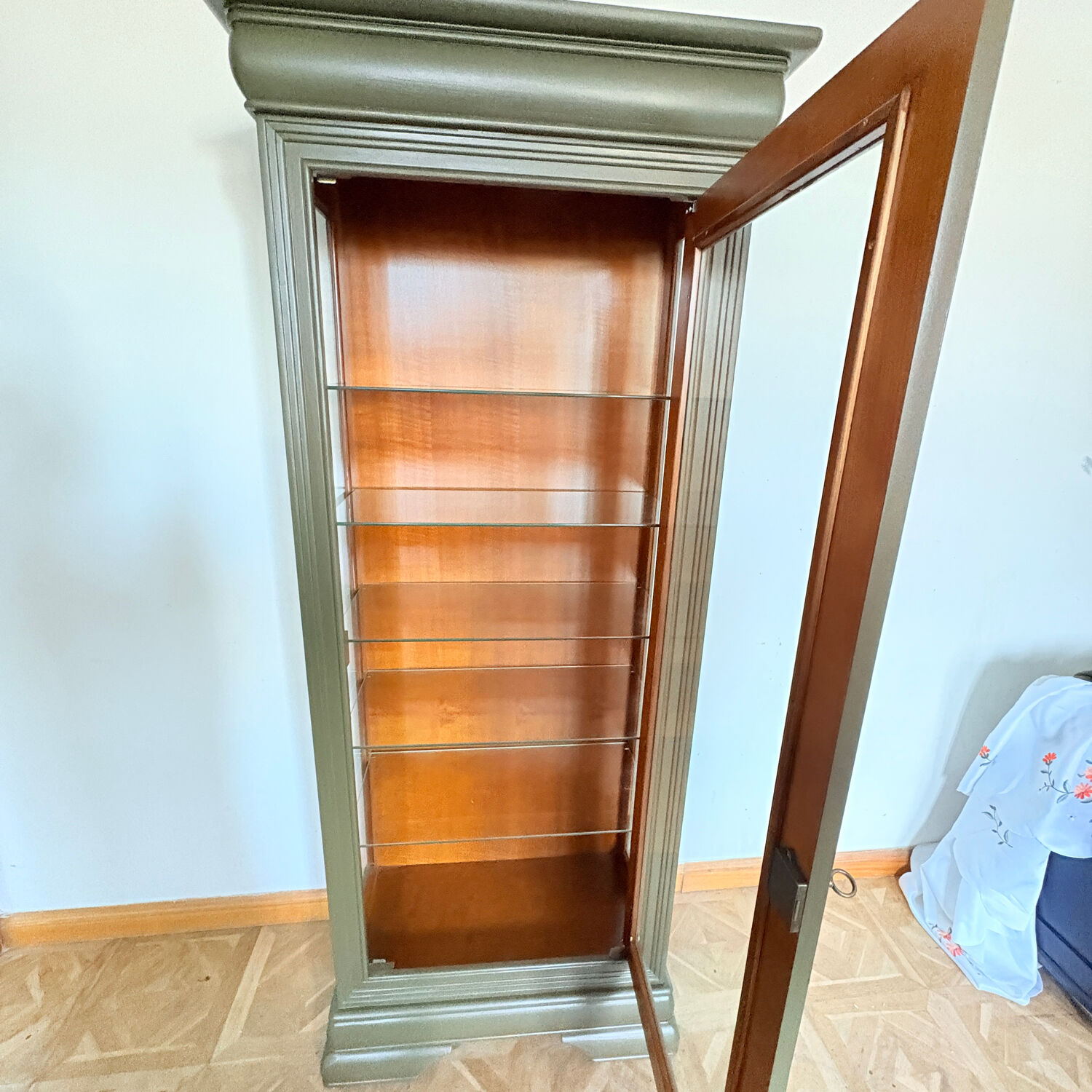 Bibliothèque vitrée if de Provence