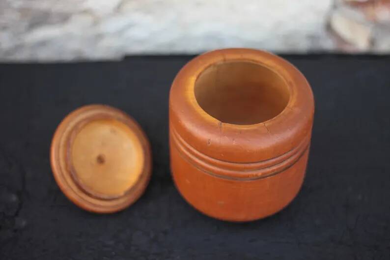 Art Deco wooden box, storage box, turned wooden pot, pot with lid, interior decoration.