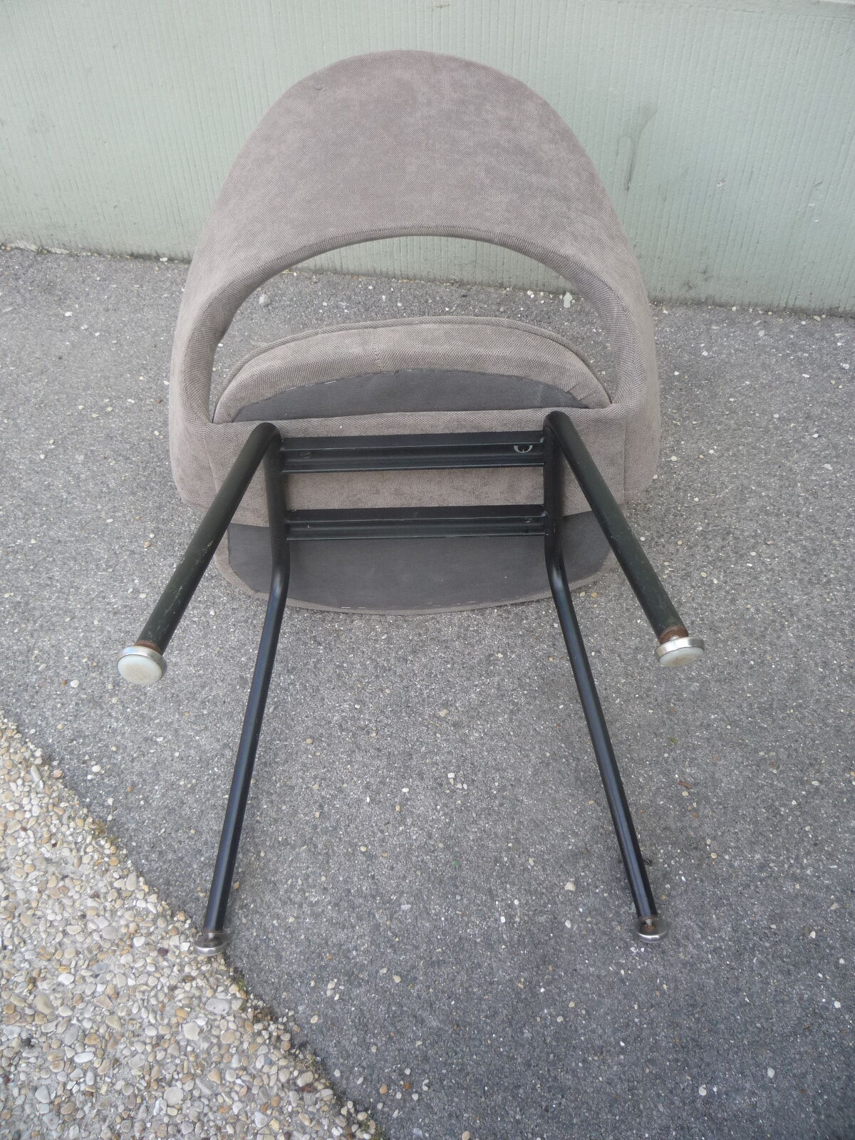 Chaise conference by Eero Saarinen