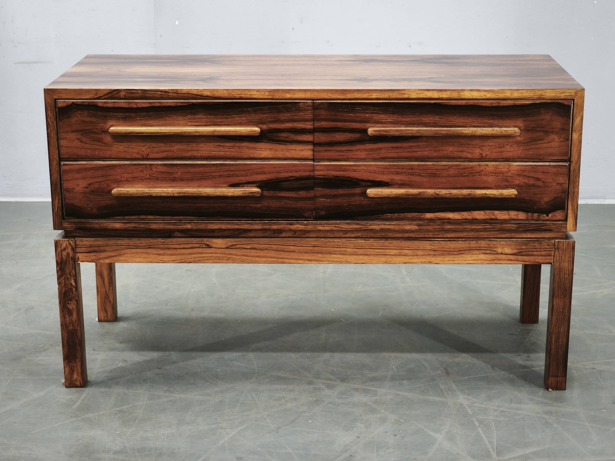 Commode en palissandre danoise de style mid-century modern, années 1960