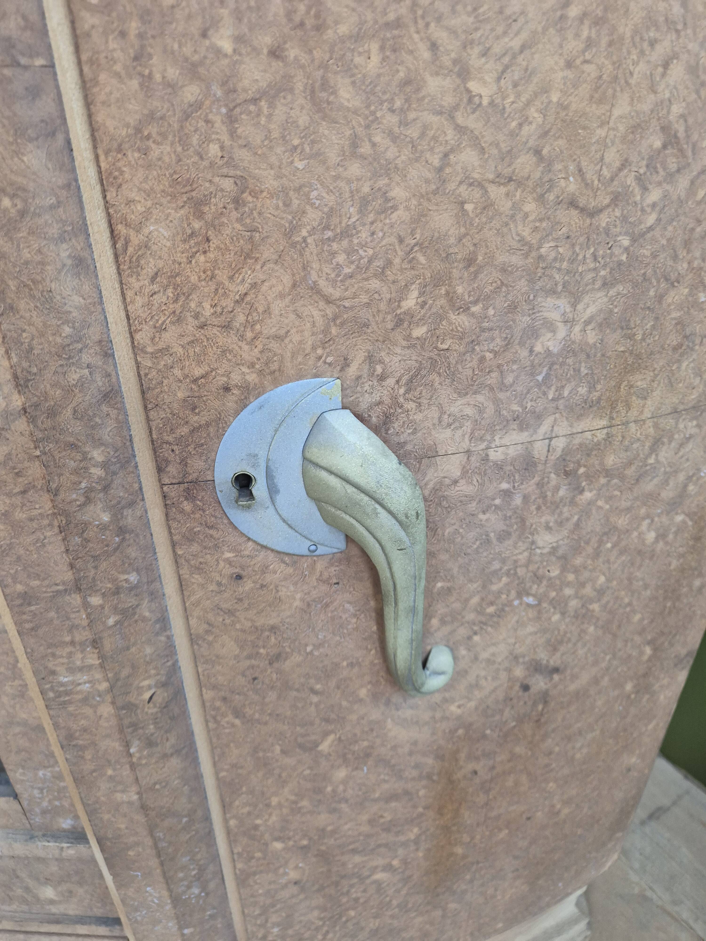 Abrasive blasting storage