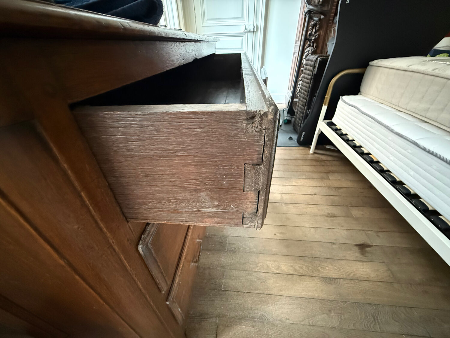 Large Louis-Philippe chest of drawers in solid oak - 140 cm