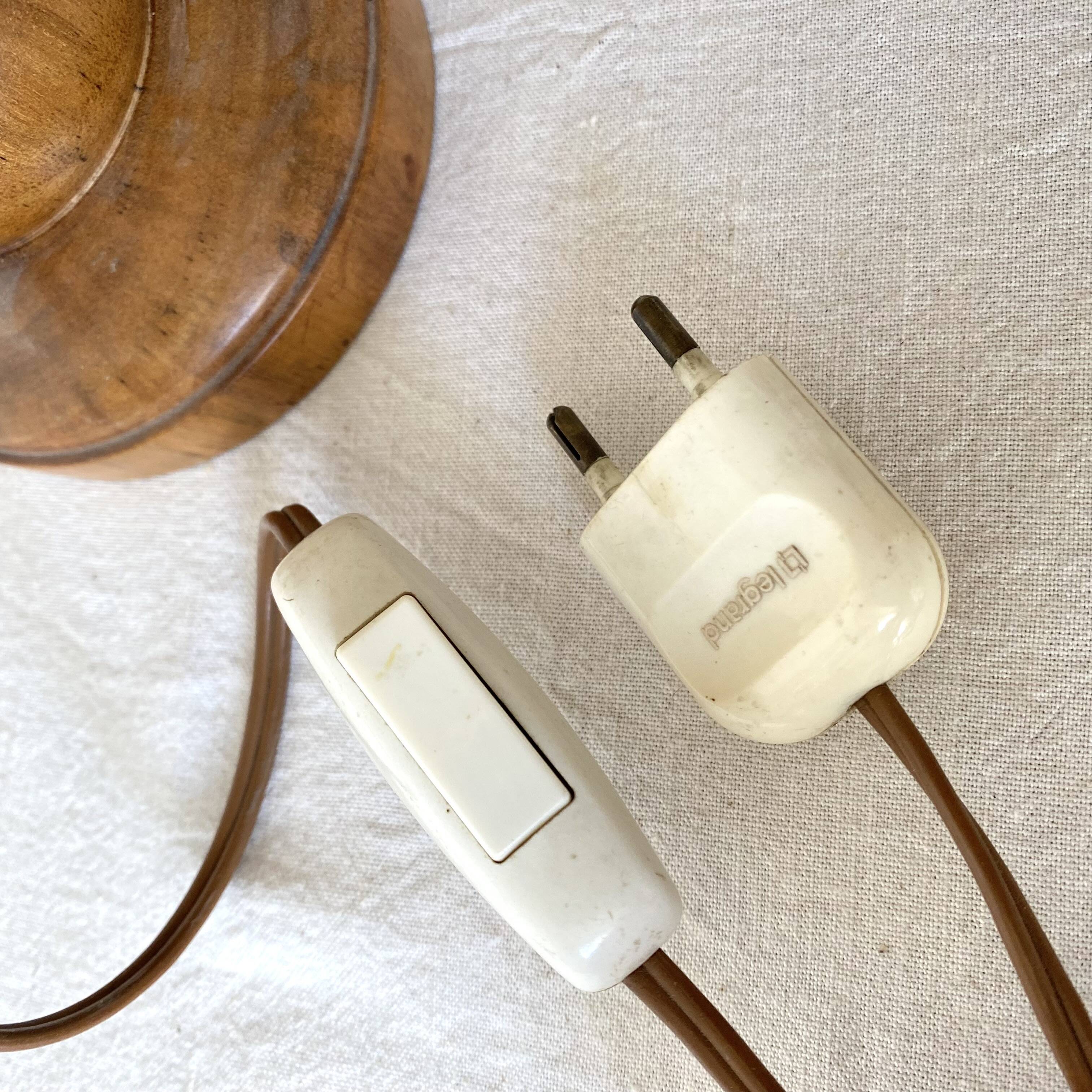 Retro wood and pearl lamp