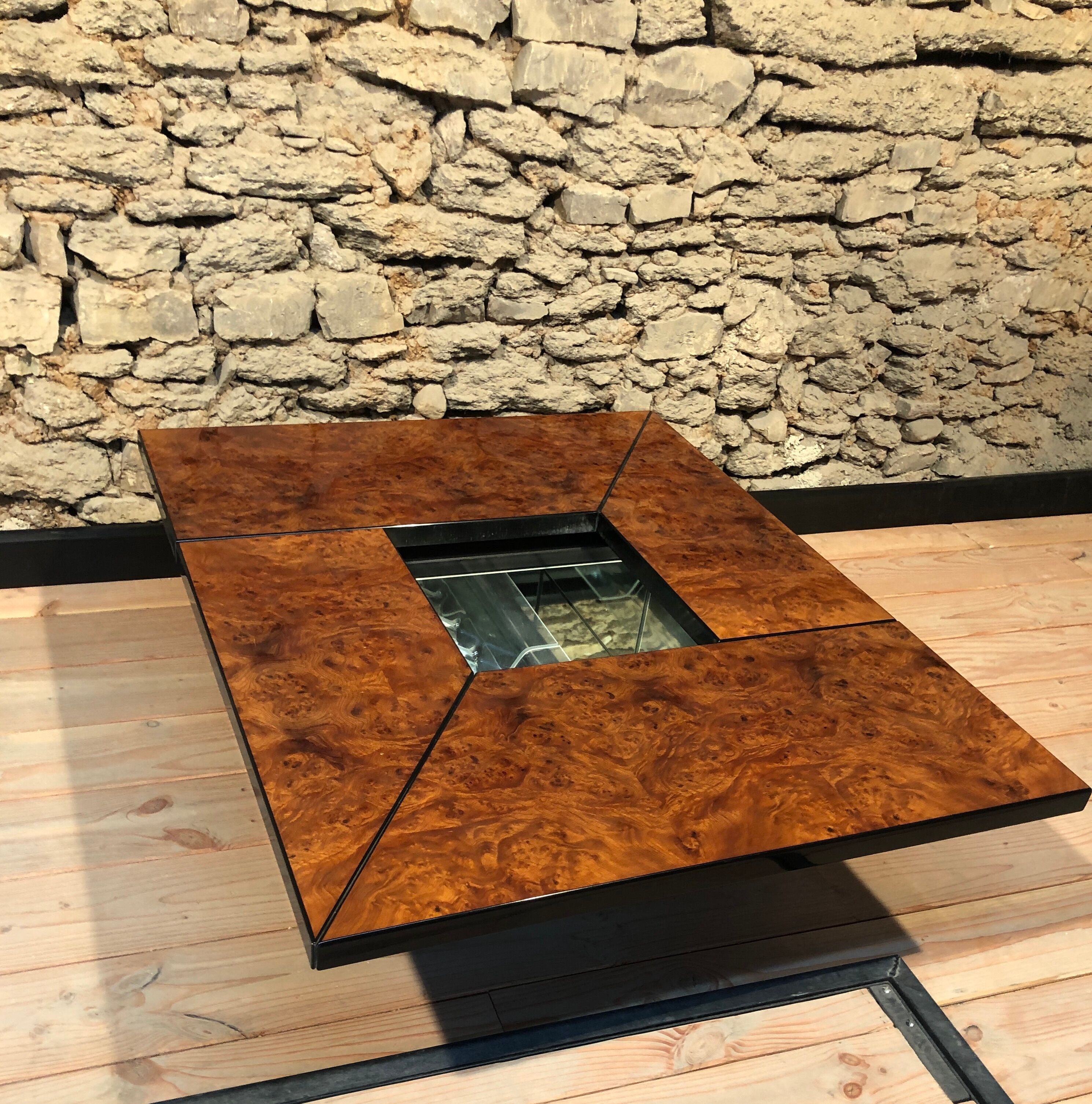 Table basse bar cocktail caché en loupe d'orme de Paul Michel, 1970 Roche Bobois