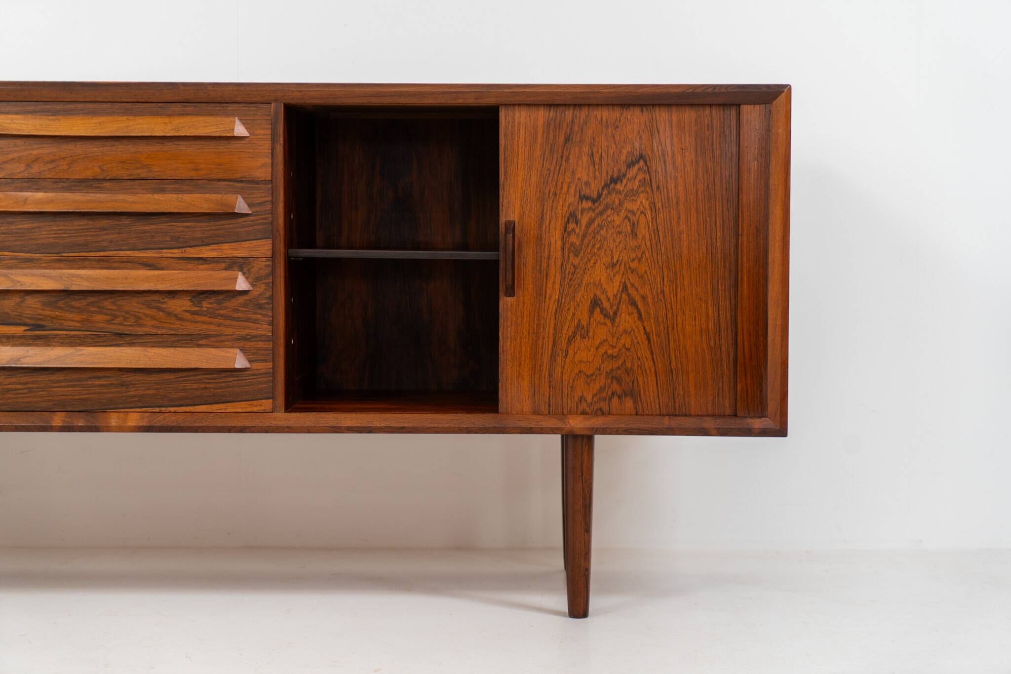 Rare sideboard in rosewood by Svend Aage Larsen for Faarup