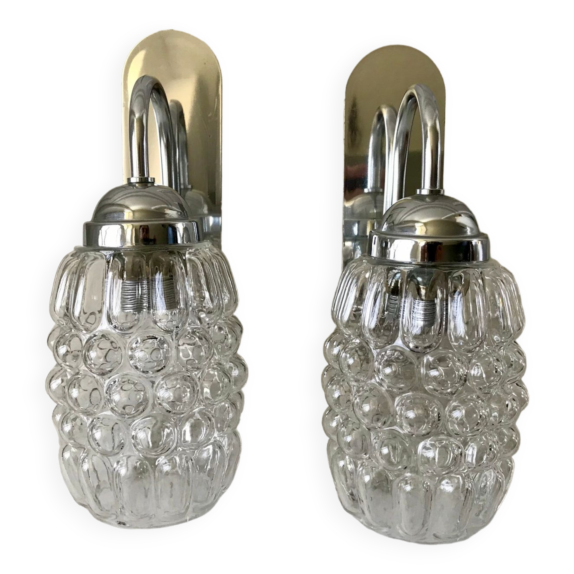 Paire d'appliques en métal chromé, verre et plexi années 70