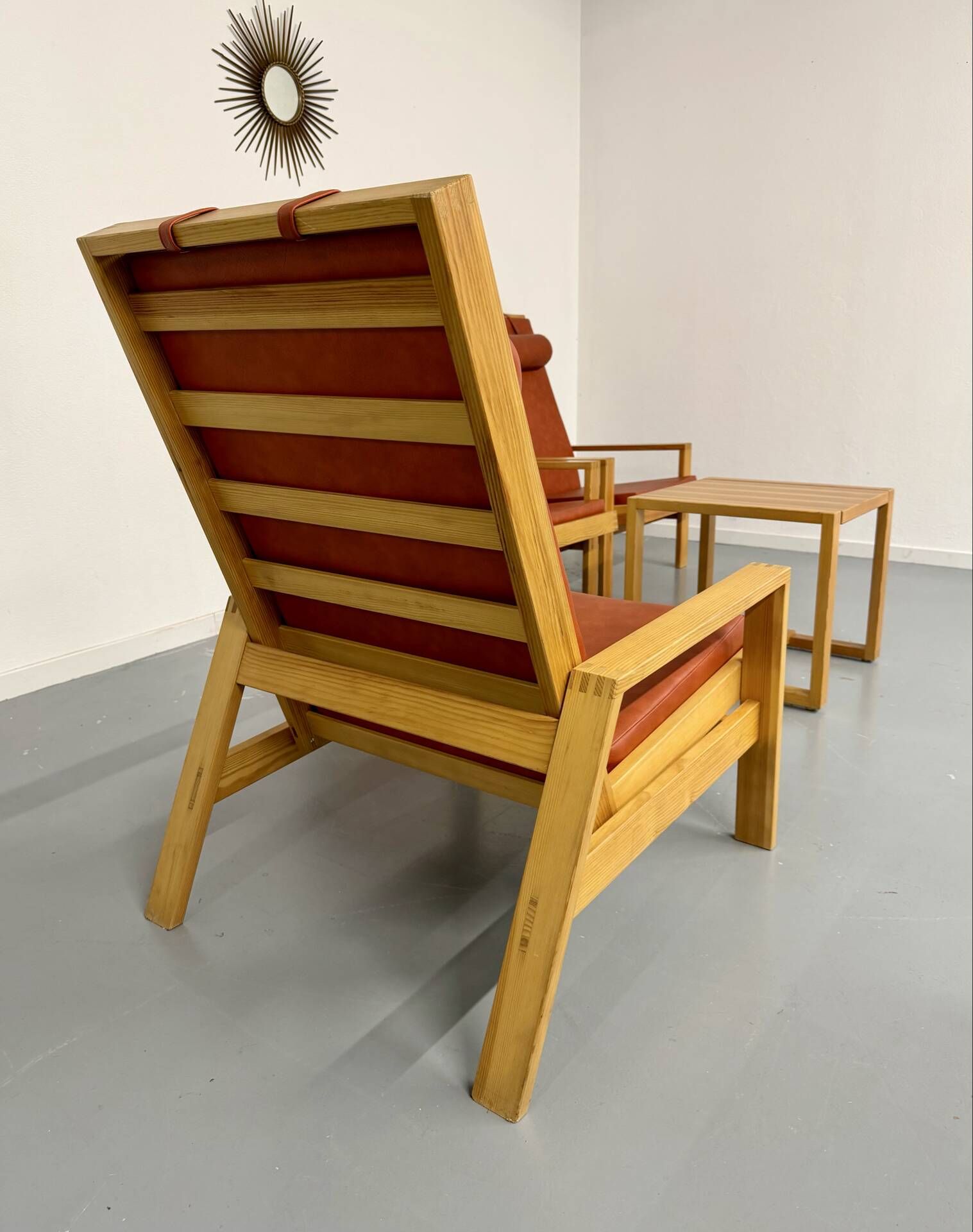 Ensemble salon en pin 3 fauteuils lounge et table design scandinave 70