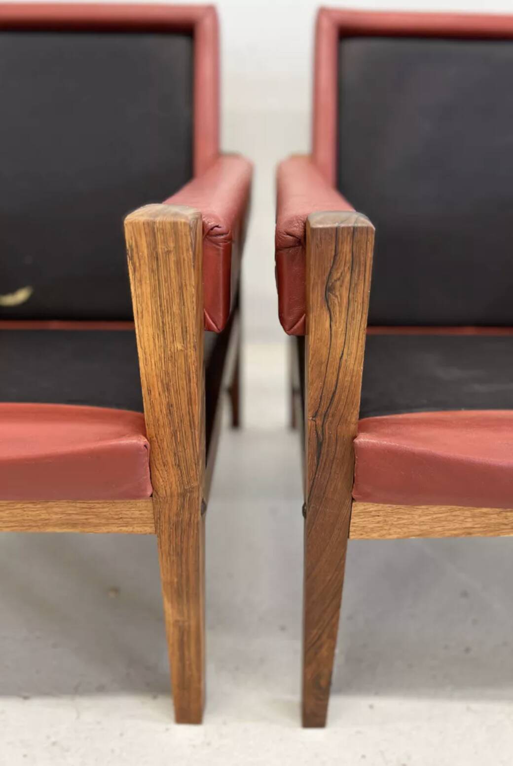 Vintage Danish Lounge Chairs In Rosewood And Leather. 1960s. 5