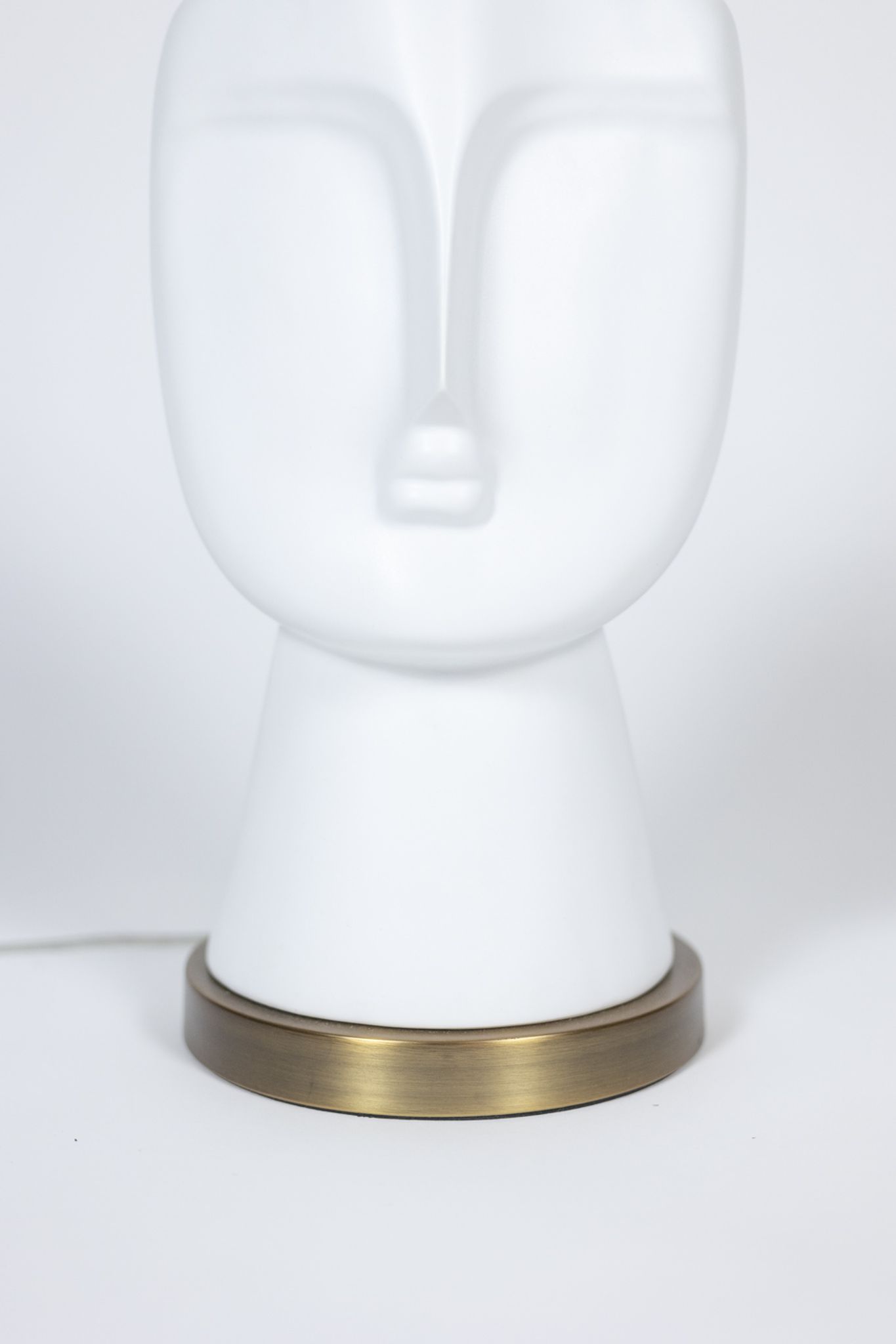 Pair of lamps in white and matt opaline, twentieth century