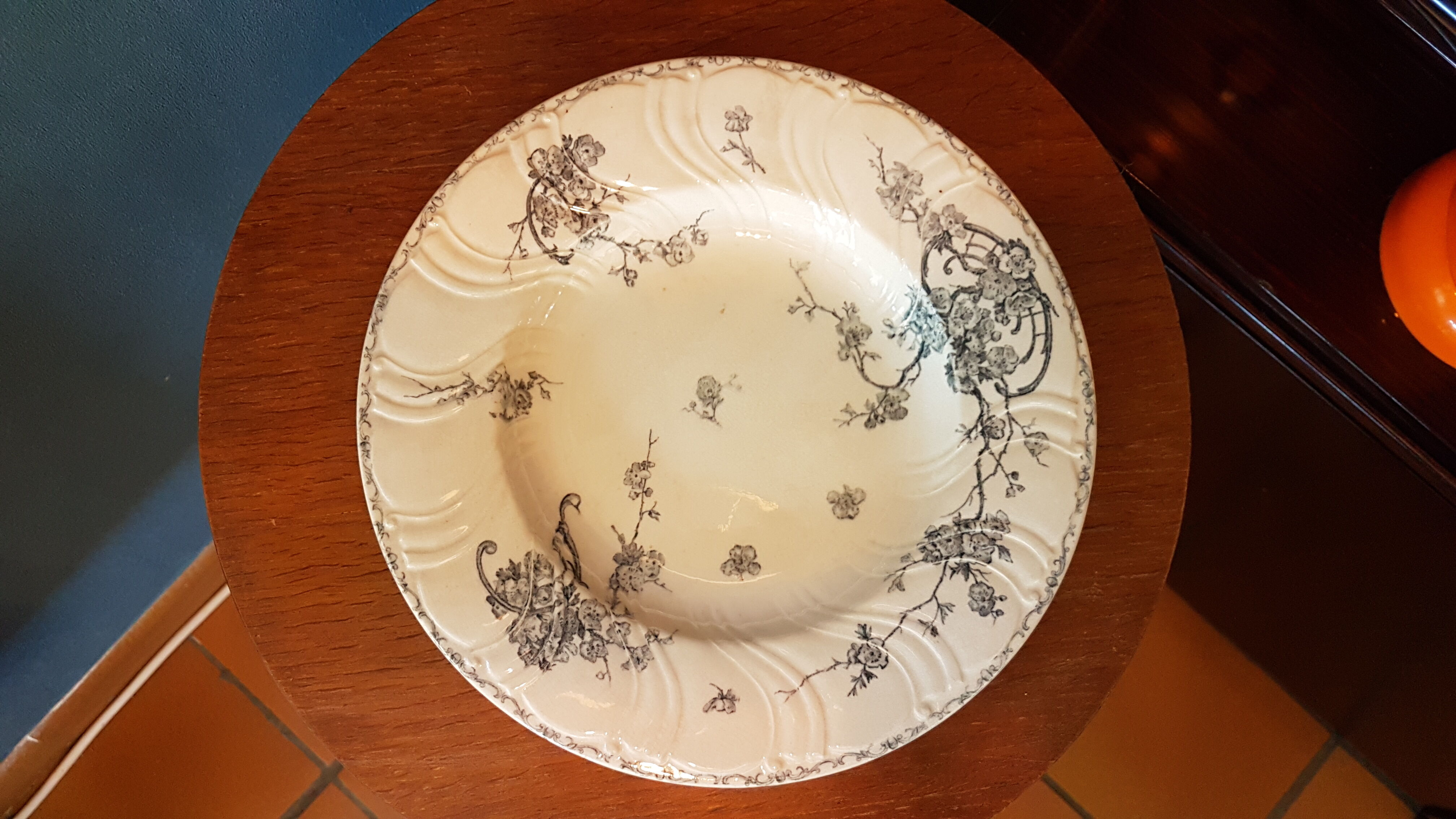 Suite of 4 plates ceramic décor of flowers