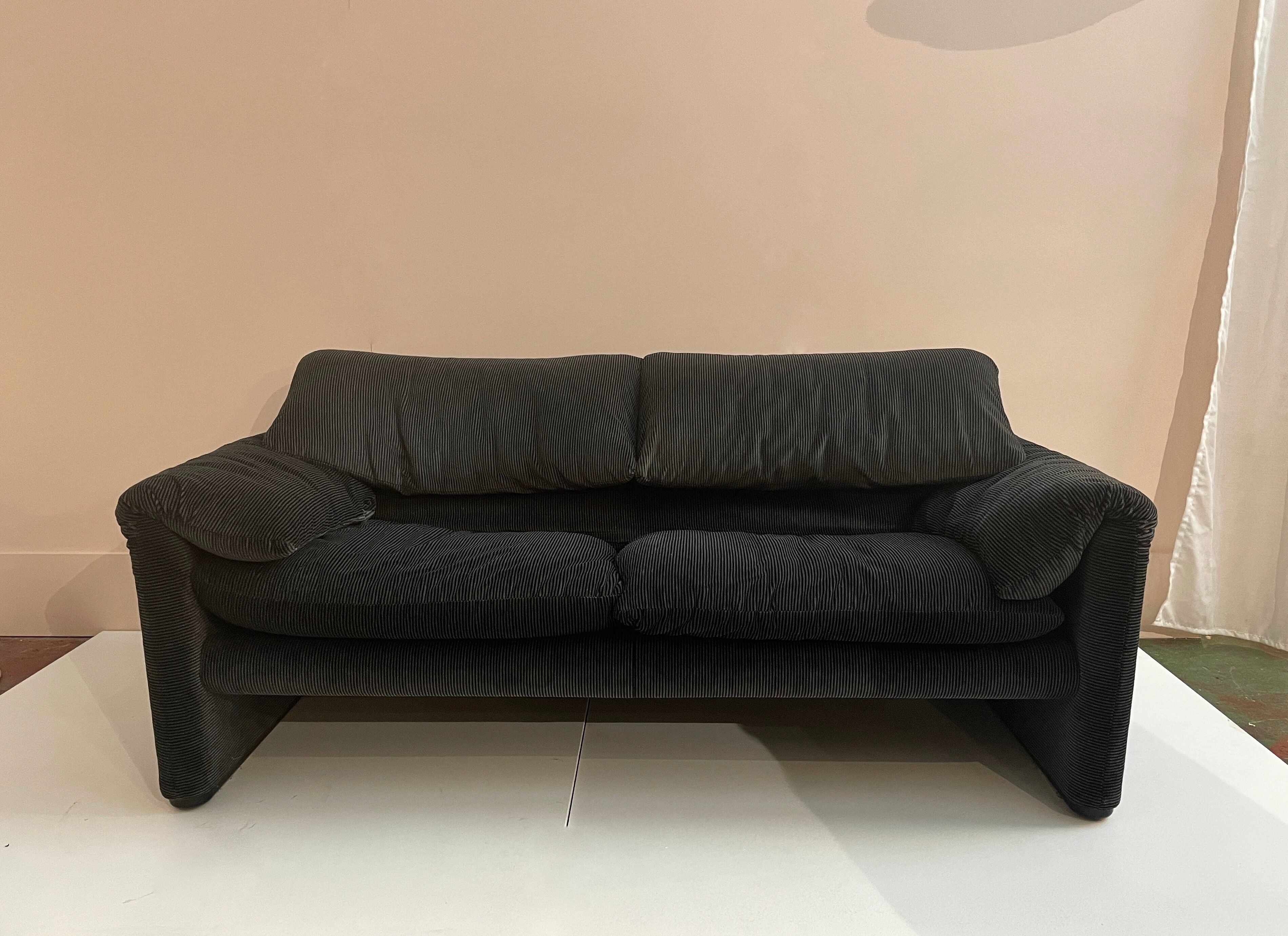Canapé "Maralunga" 2 places par Vico Magistretti pour Cassina, Italie 1980's