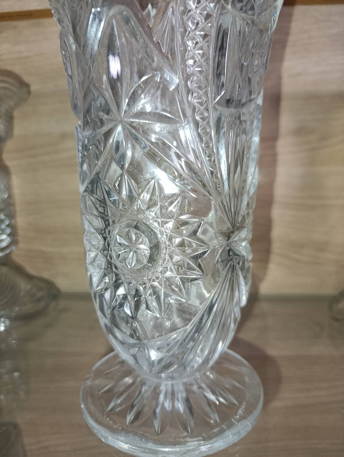 Large vintage pressed glass vase, an impressive and very decorative piece.