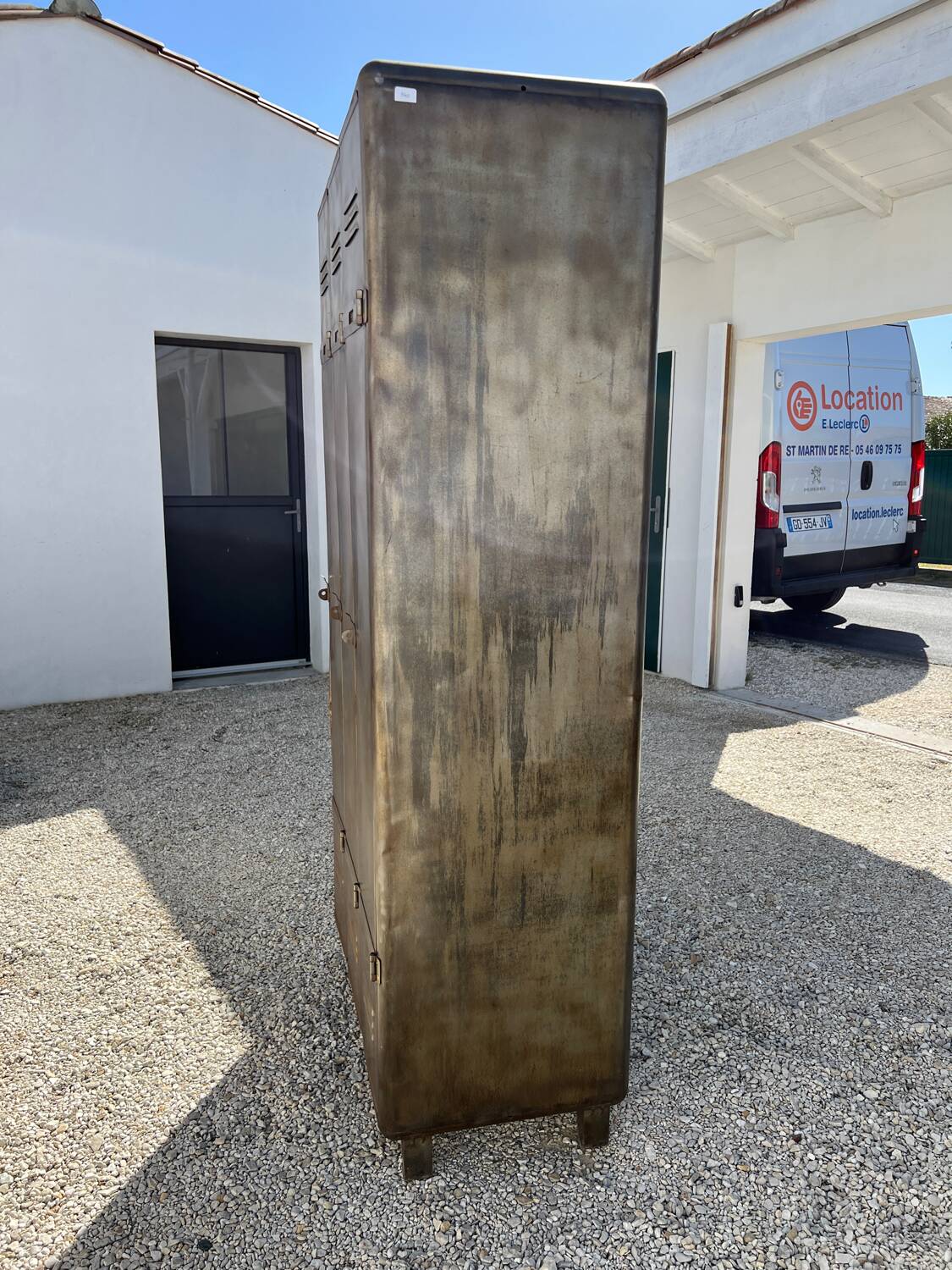 Industrial Cloakroom