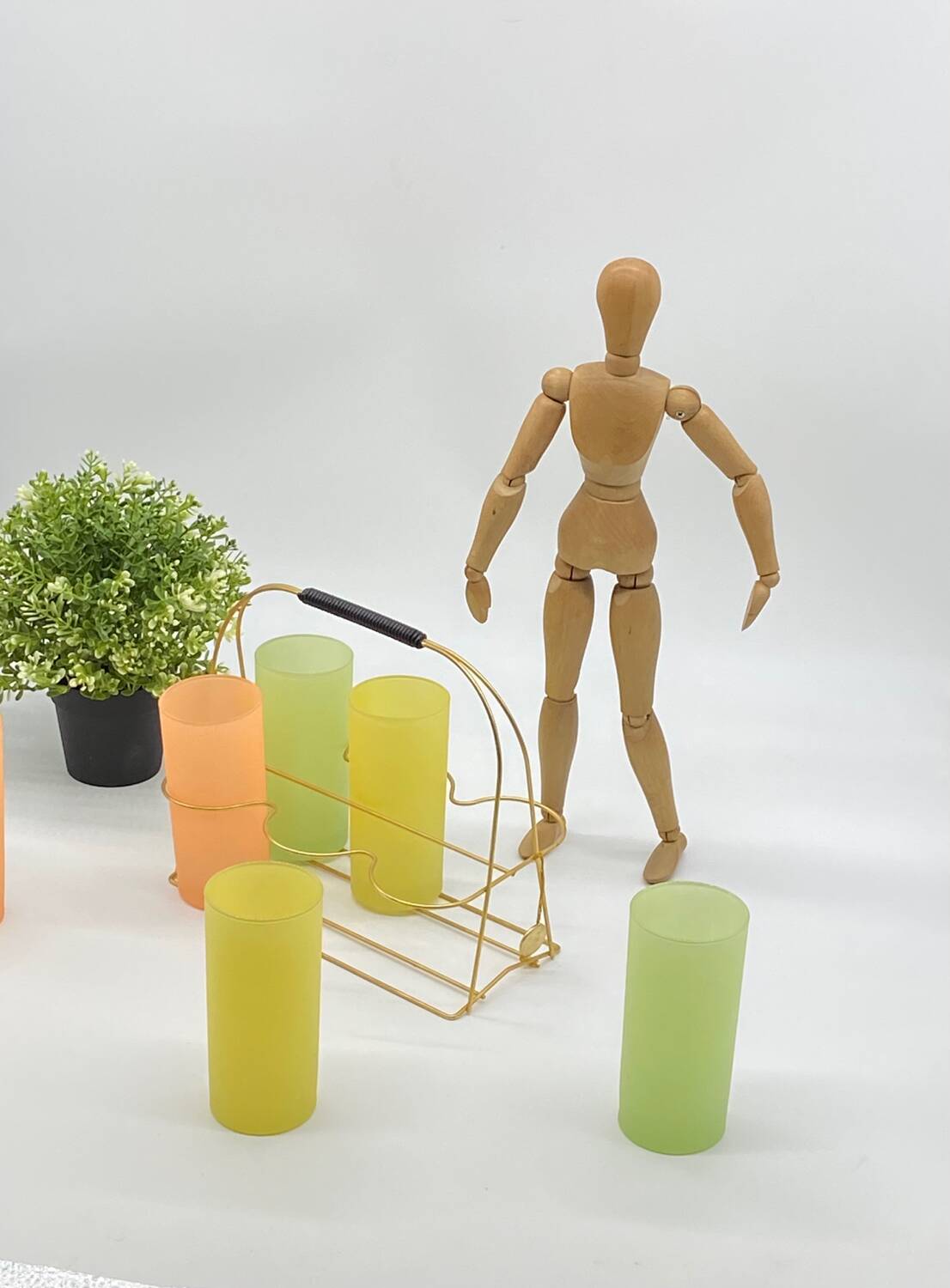 Service of vintage granita glasses, with glass holder / golden metal basket