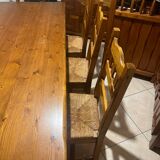 Table, 4 chaises, 1 banc en pin des landes