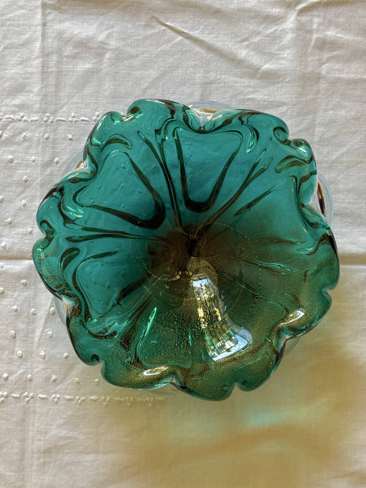 Bowl / pocket emptier / glass centrepiece in Murano style from the 1970s.