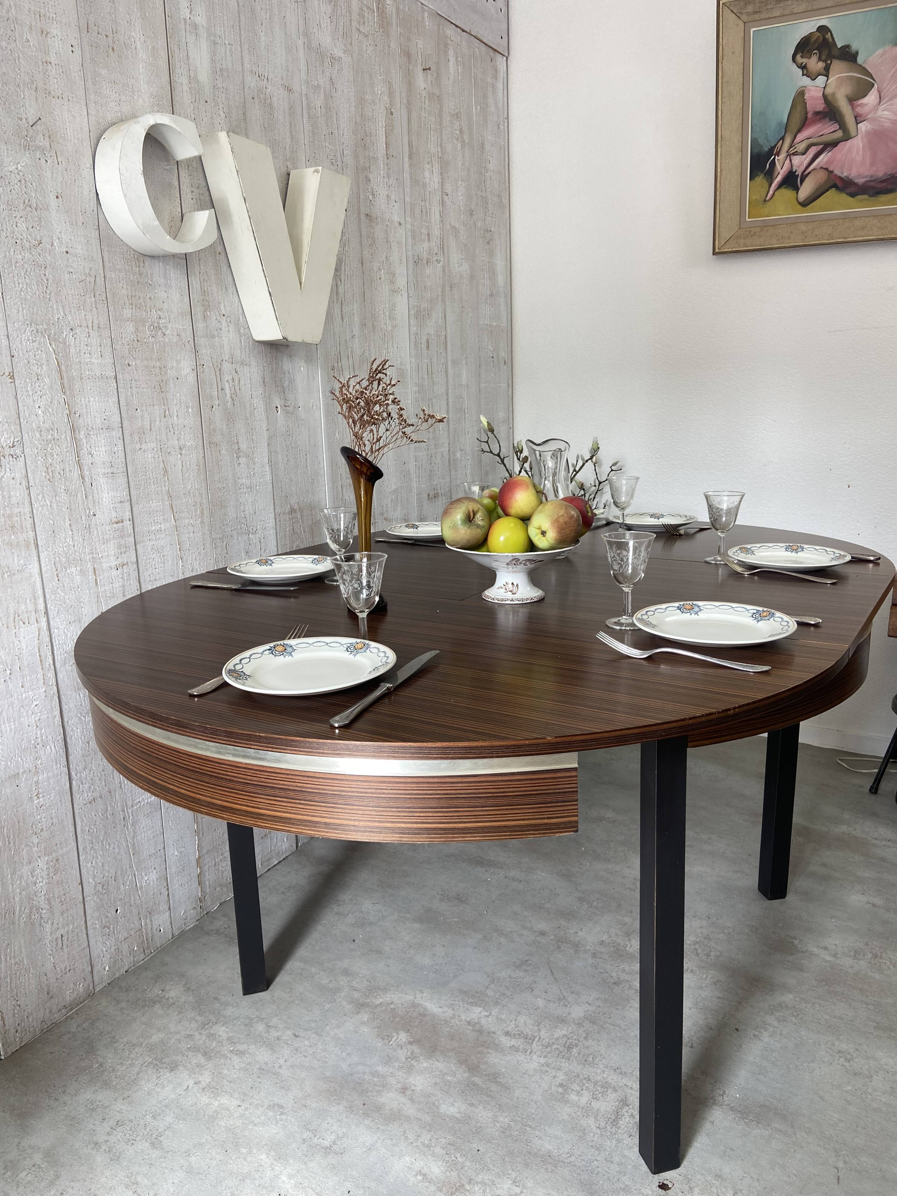 Vintage extendable table